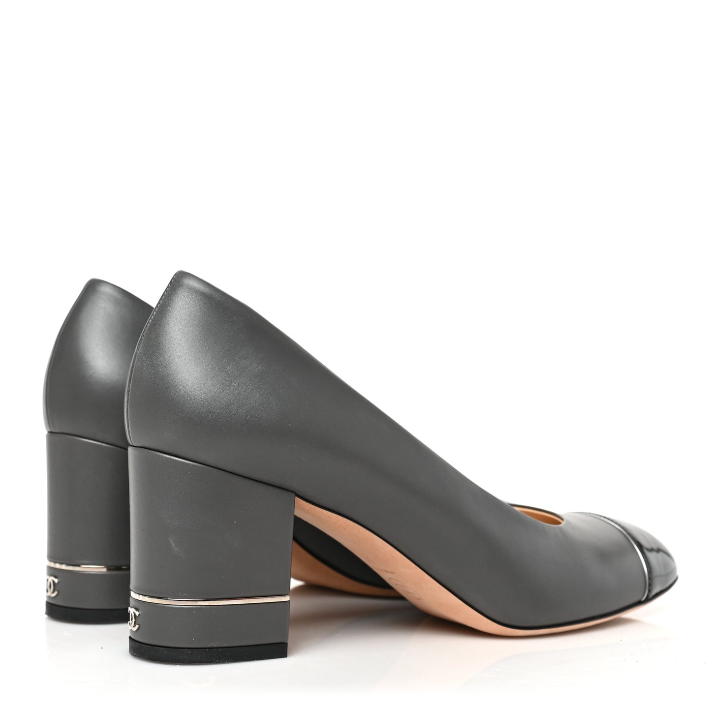 Lambskin Patent Cap Toe Pumps 41 Gey Black