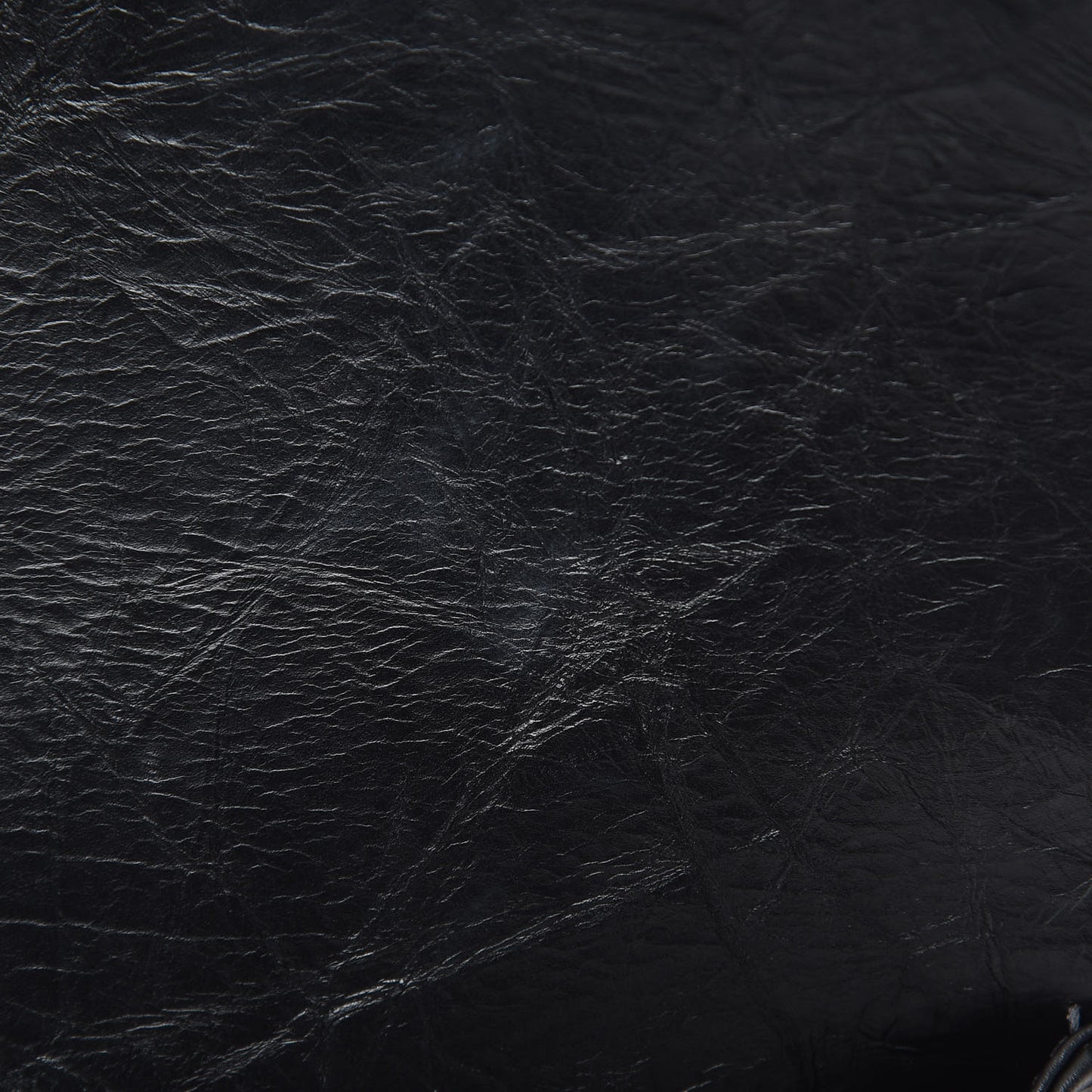Crumpled Calfskin Medium Boy Flap Black