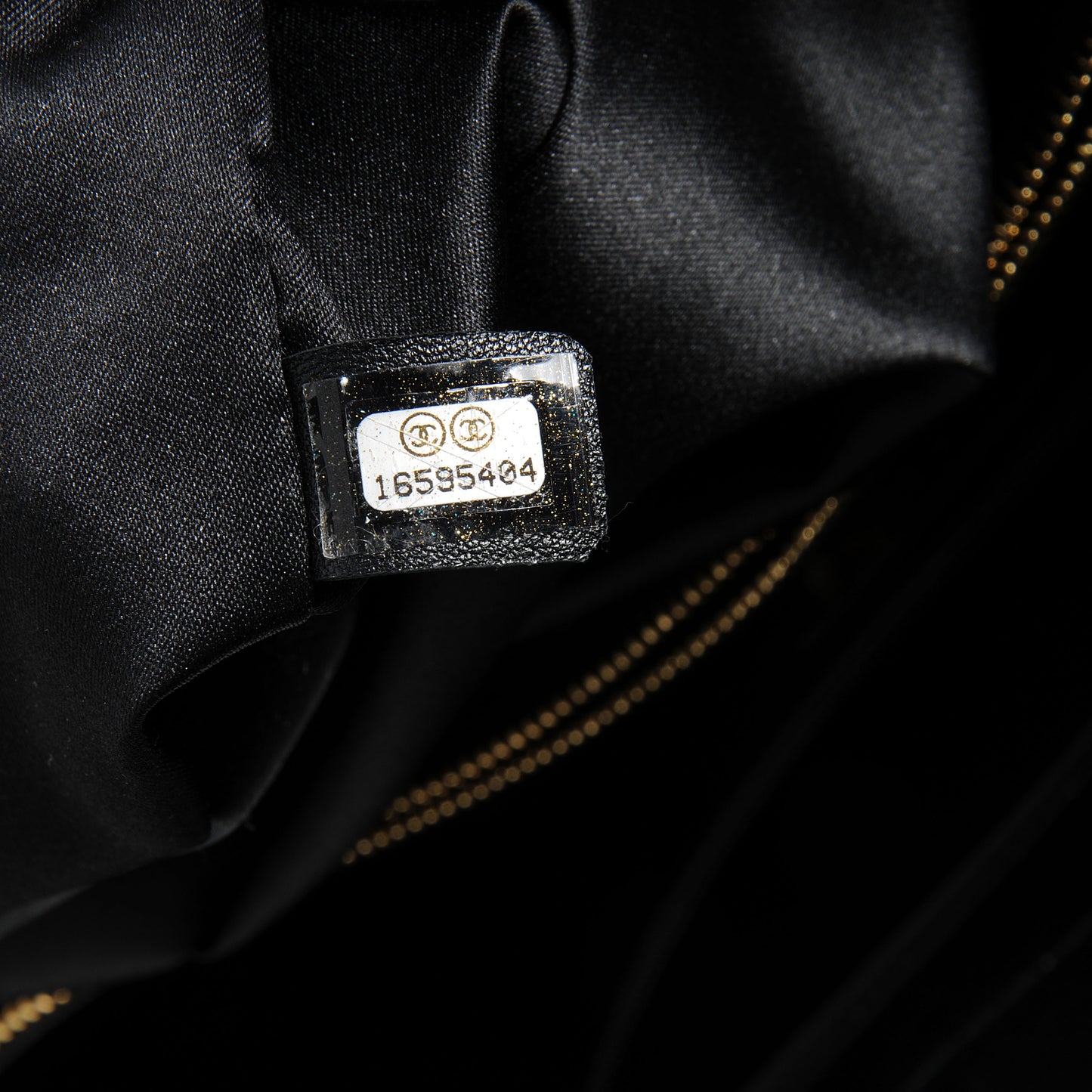 Caviar XL Grand Shopping Tote GST Black