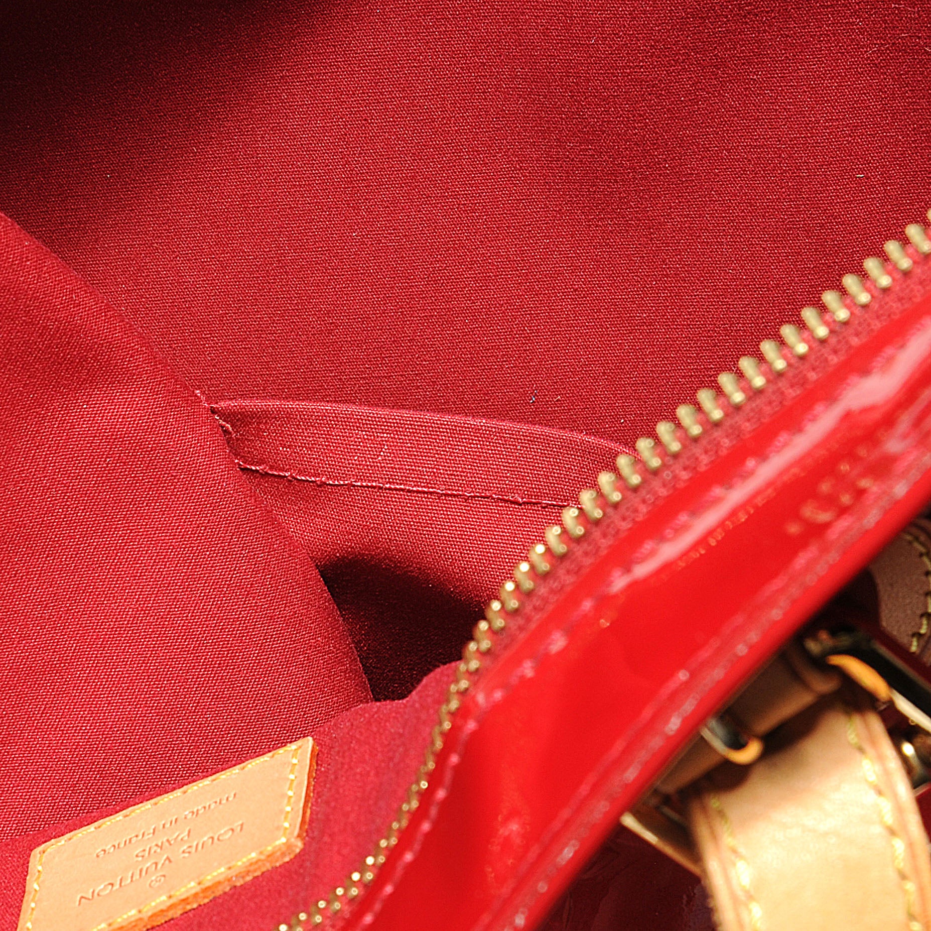 Louis Vuitton Vernis Brentwood Pomme D'Amour 7 of 8