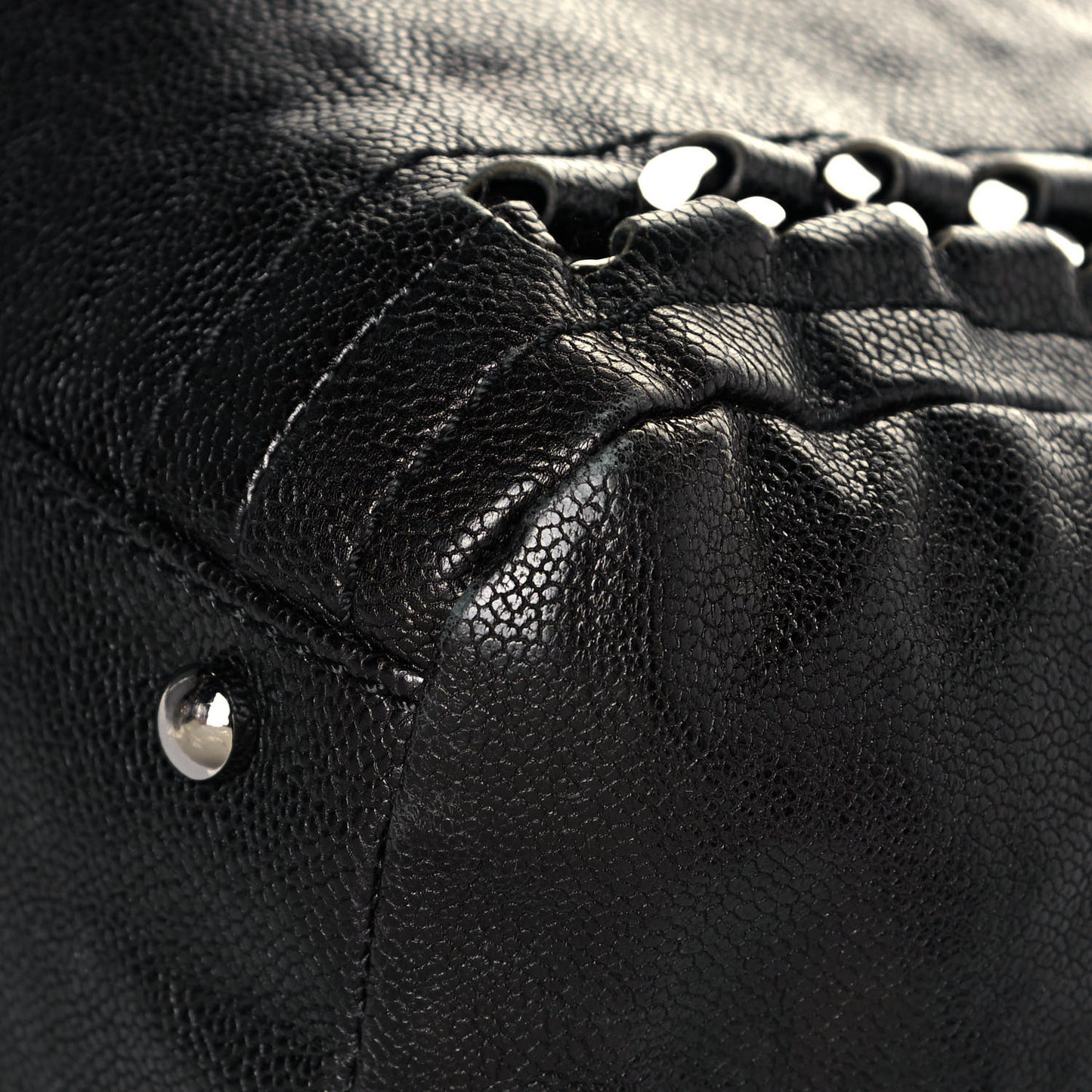 Glazed Caviar Modern Chain Tote Black