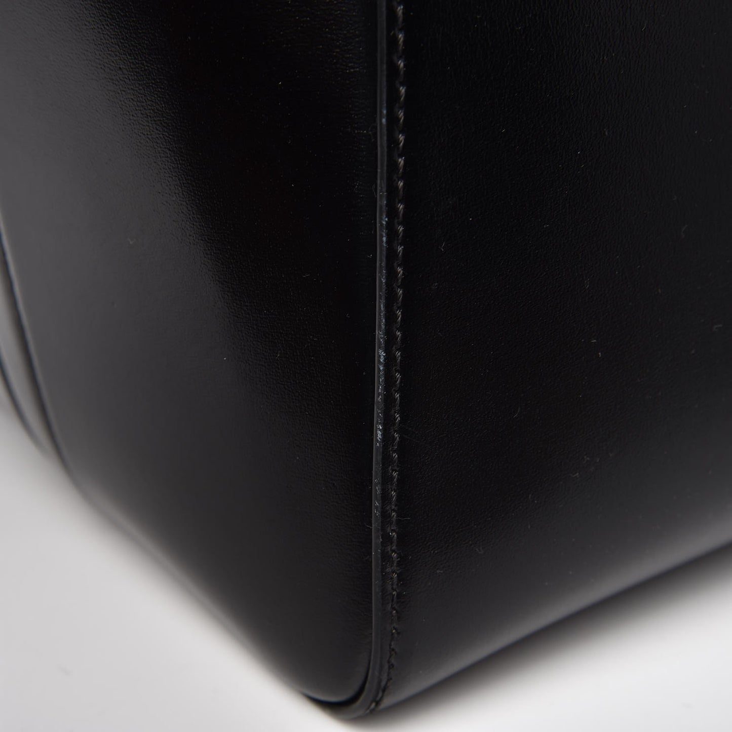Shiny Lord Calfskin Medium Antigona Black