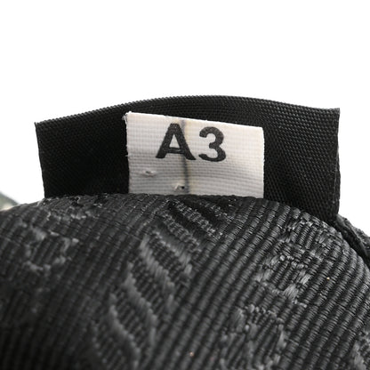 Prada Nylon Re-Edition 2005 Shoulder Bag Smeraldo 8 of 11