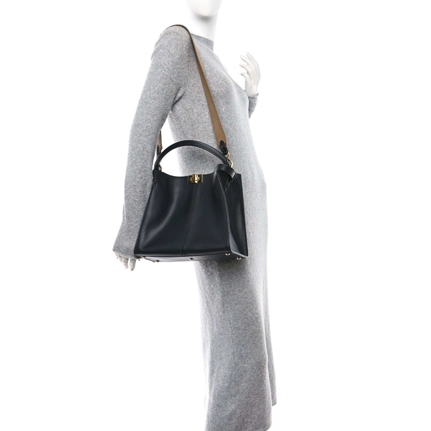 Vitello Seta Century Medium Peekaboo X-Lite Black Fragola