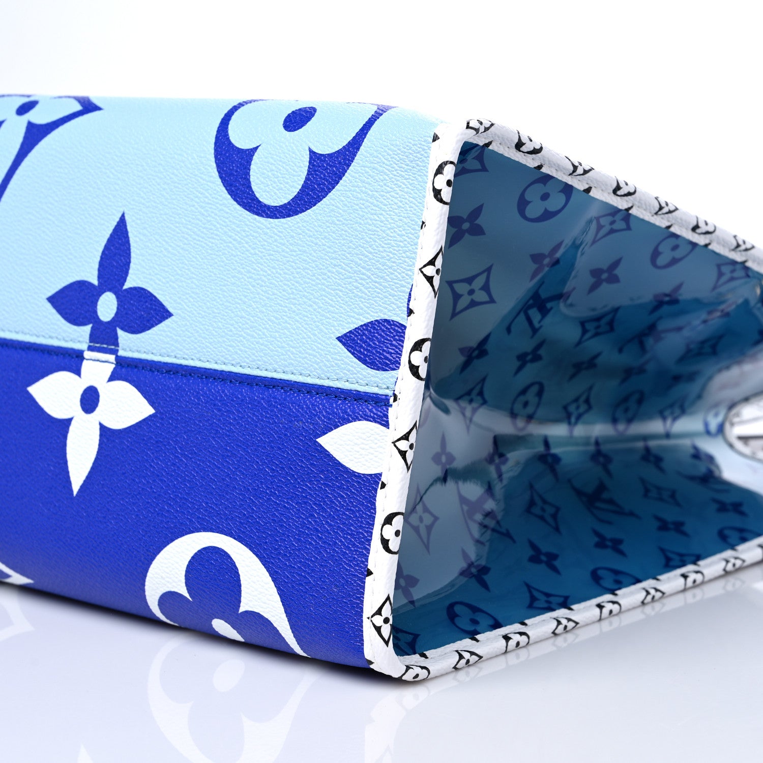 Louis Vuitton Monogram Giant Santa Monica Onthego Blue 9 of 9