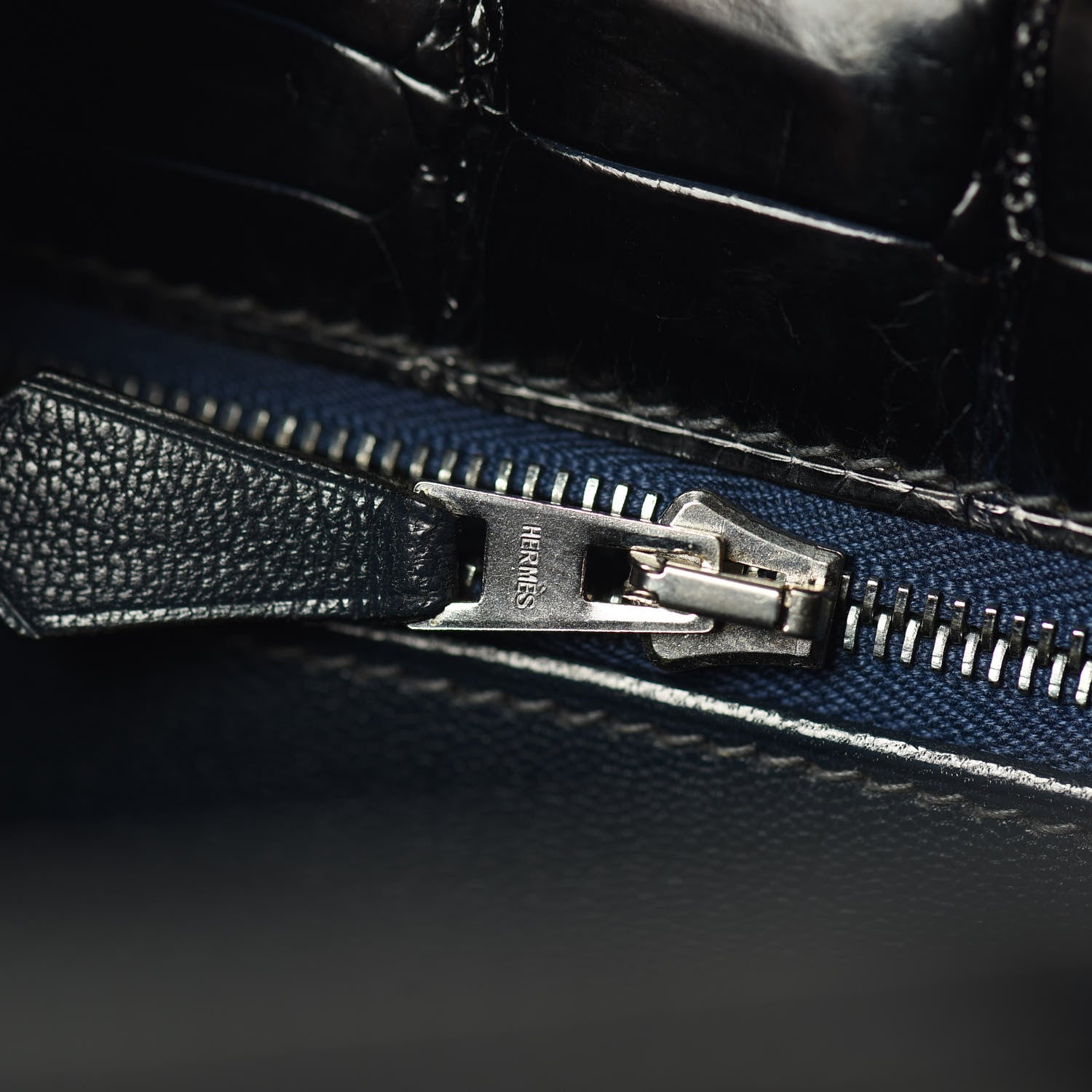 Hermes Shiny Niloticus Crocodile Kelly Sellier 28 Bleu Marine 29 of 42