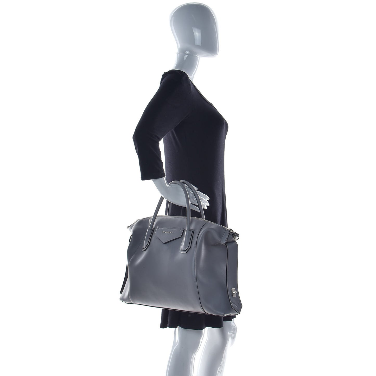 Soft Calfskin Medium Soft Antigona Pearl Grey