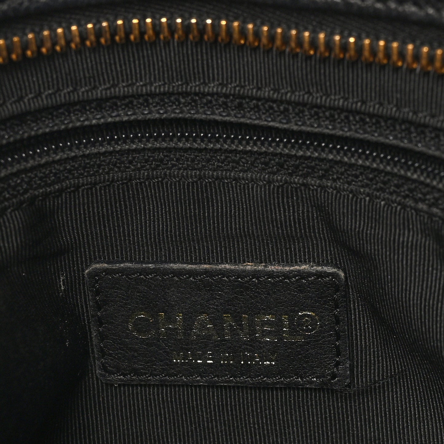 Caviar Diamond Embossed Shoulder Bag  Black