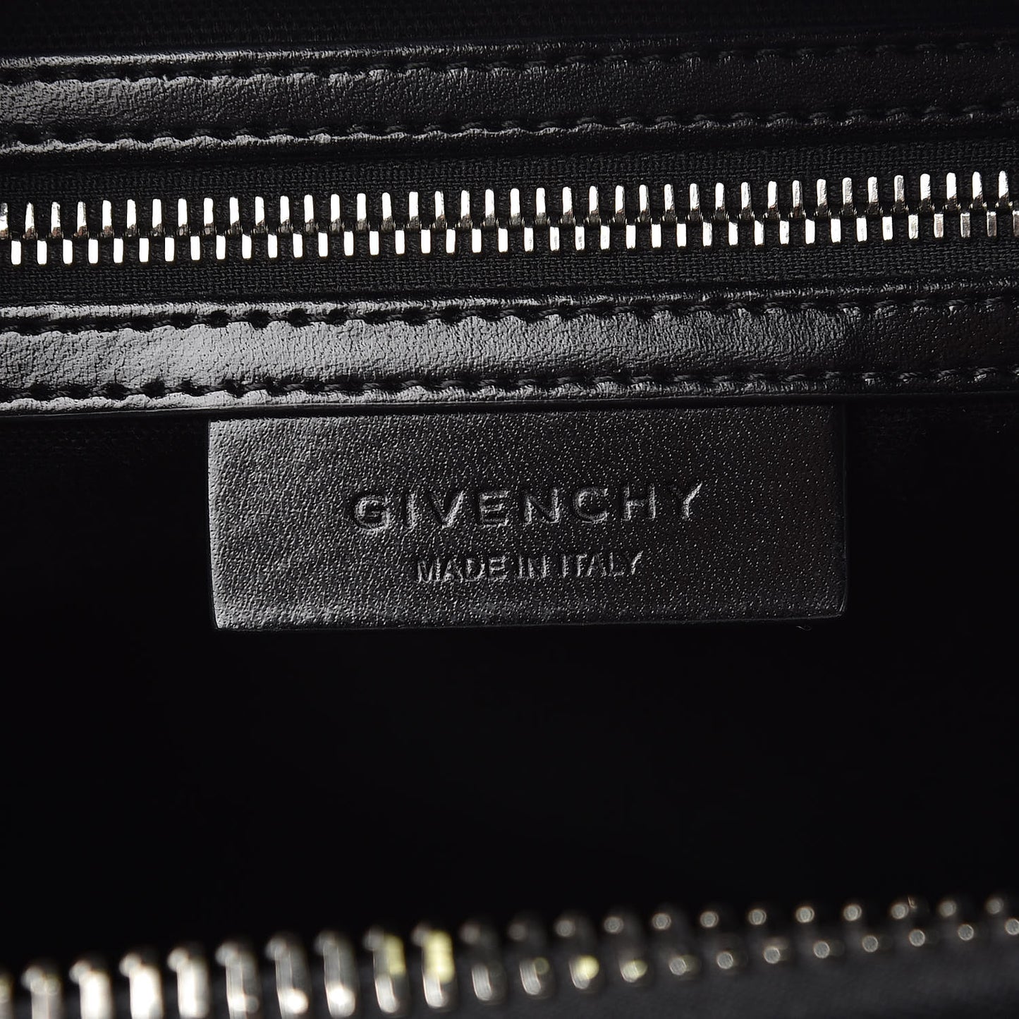 Shiny Lord Calfskin Medium Antigona Black