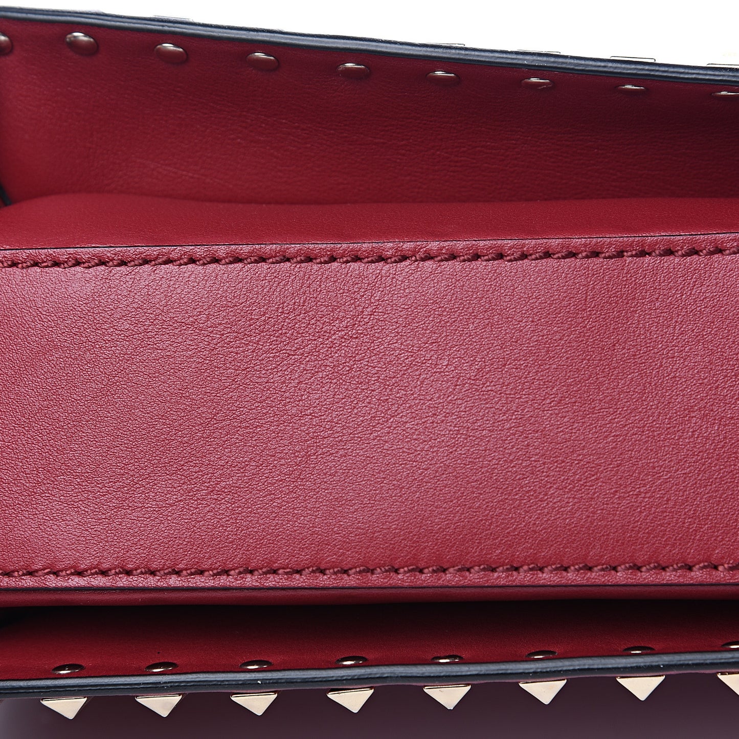 Vitello Medium Rockstud Flap Saddle Bag Scarlet