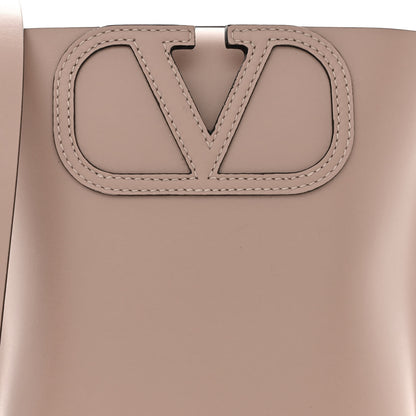Valentino Garavani Calfskin Vlogo Bucket Bag Poudre 7 of 9