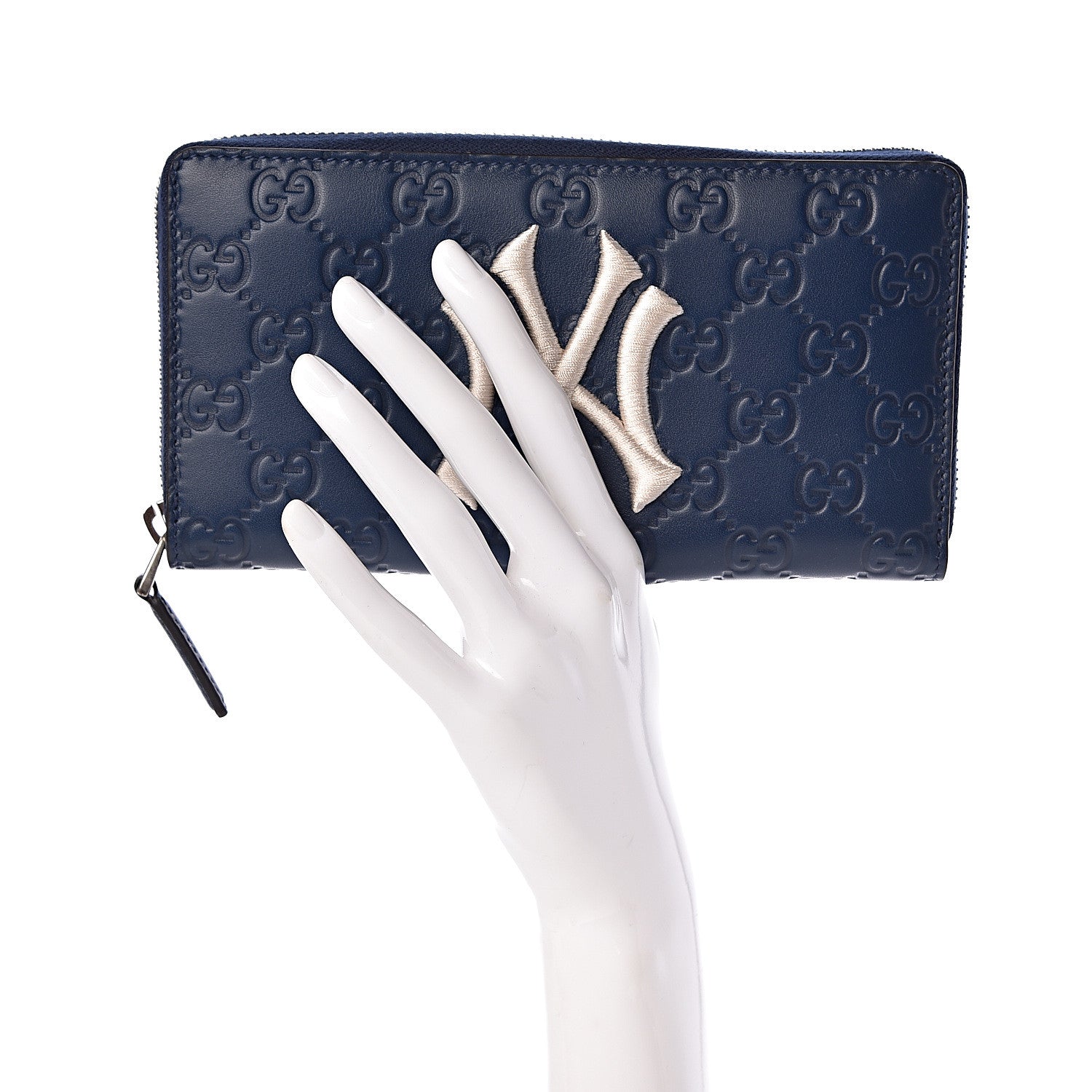 Gucci X MLB Guccissima Signature NY Yankees Embroidered Zip Around Wallet Royale Ivory 2 of 7