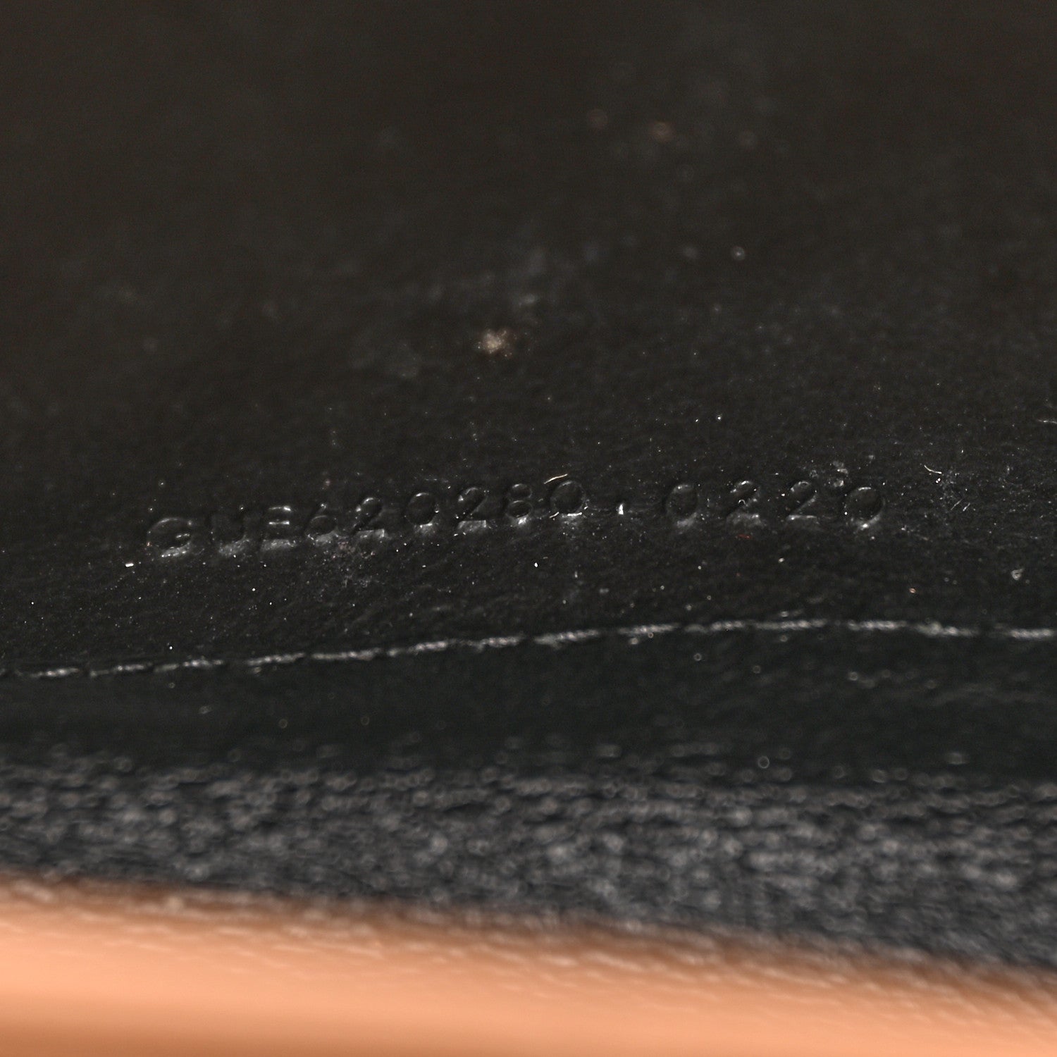 Saint Laurent Grain De Poudre Mixed Matelasse Triquilt Monogram Chain Wallet Dune 7 of 12