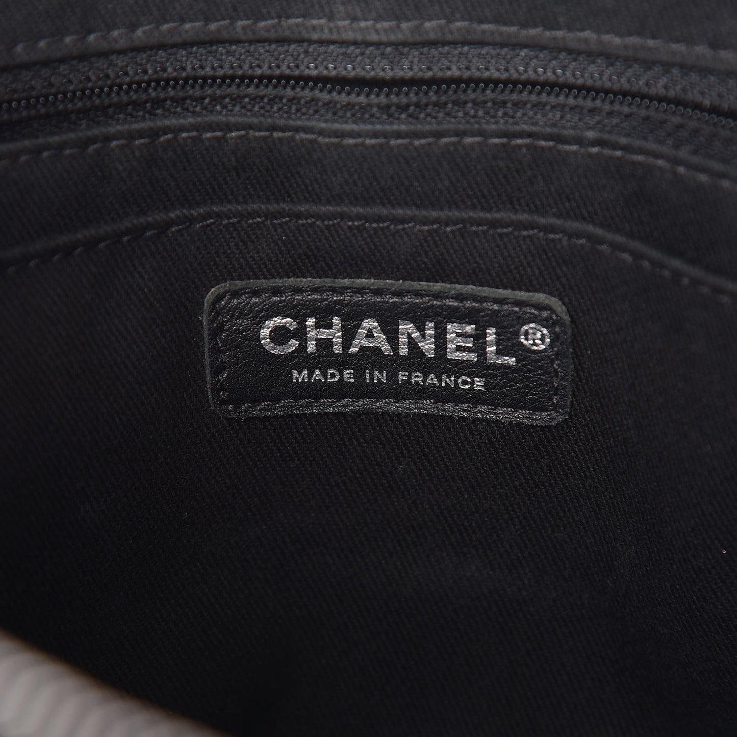 Grained Vegetal Calfskin Small Urban Shopping Tote Black