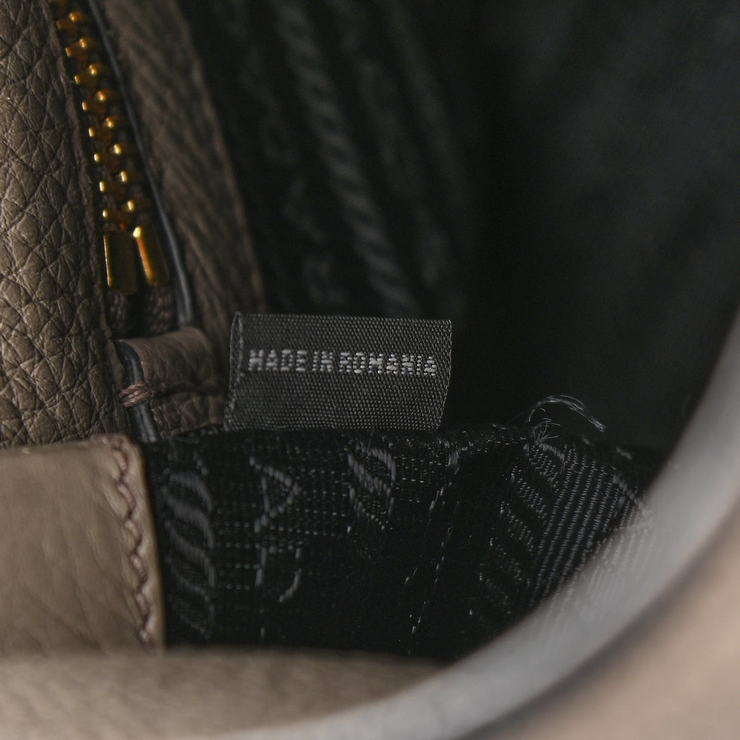Vitello Phenix Logo Hobo Taupe