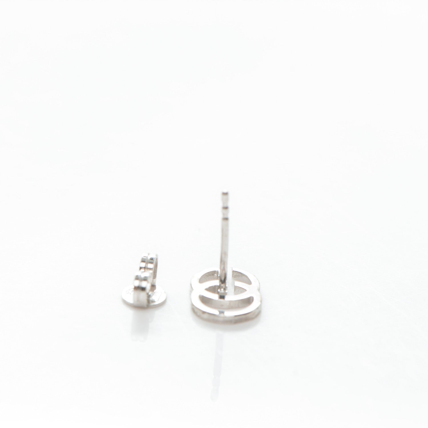 Gucci 18K White Gold GG Tissue Stud Earrings 3 of 5