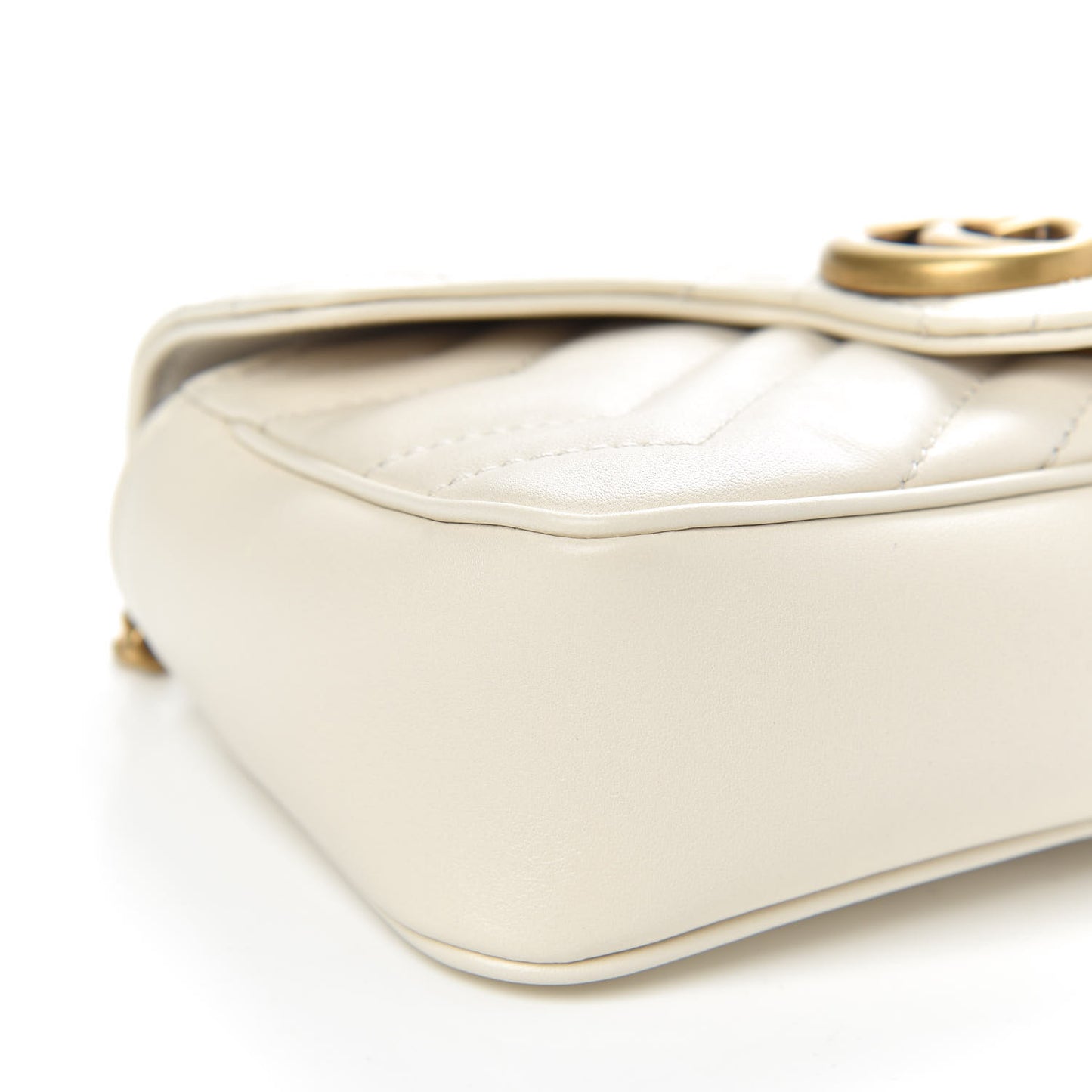 Calfskin Matelasse Super Mini GG Marmont Shoulder Bag White