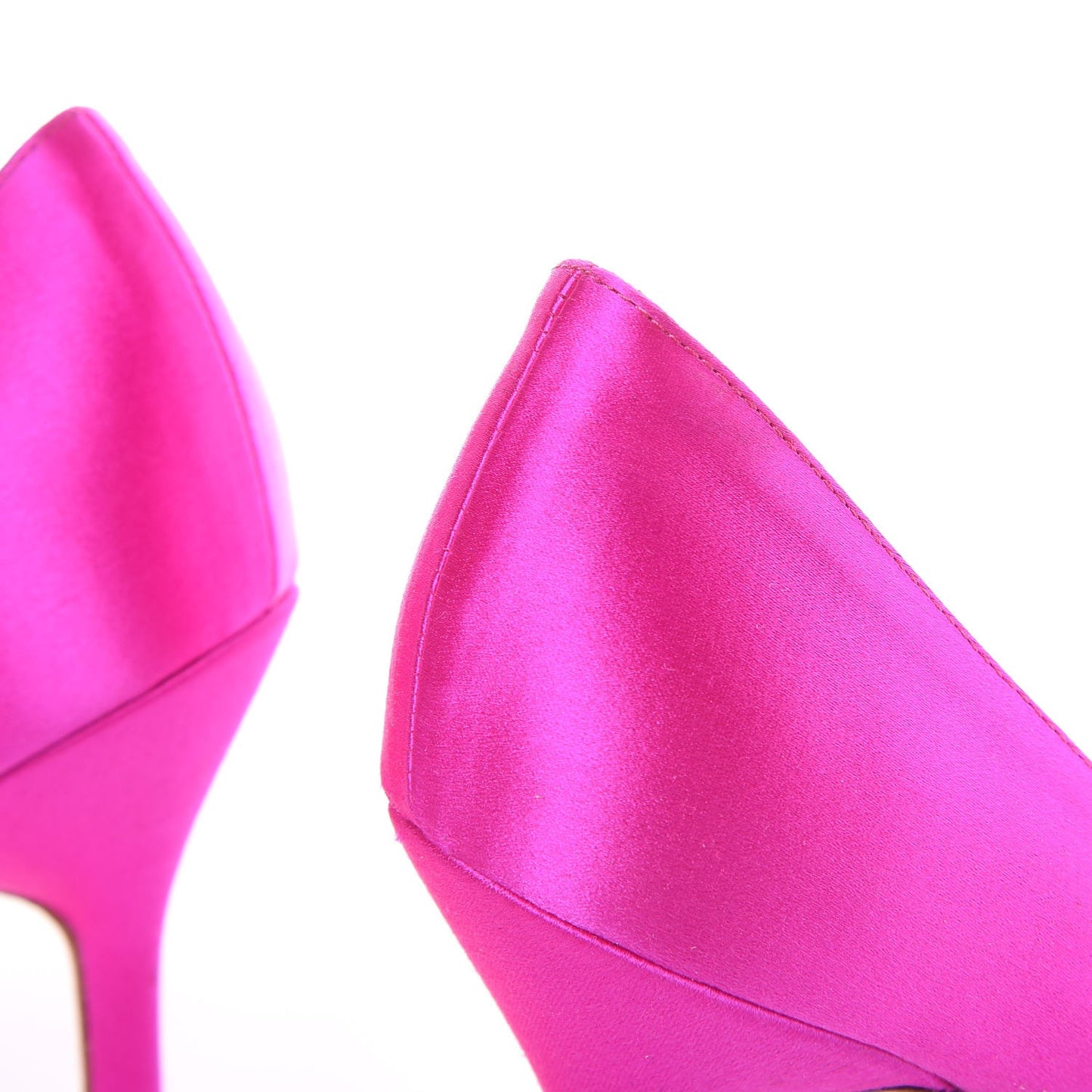 MANOLOBLAHNIKSatinCrystalHangisiPumps36Pink
