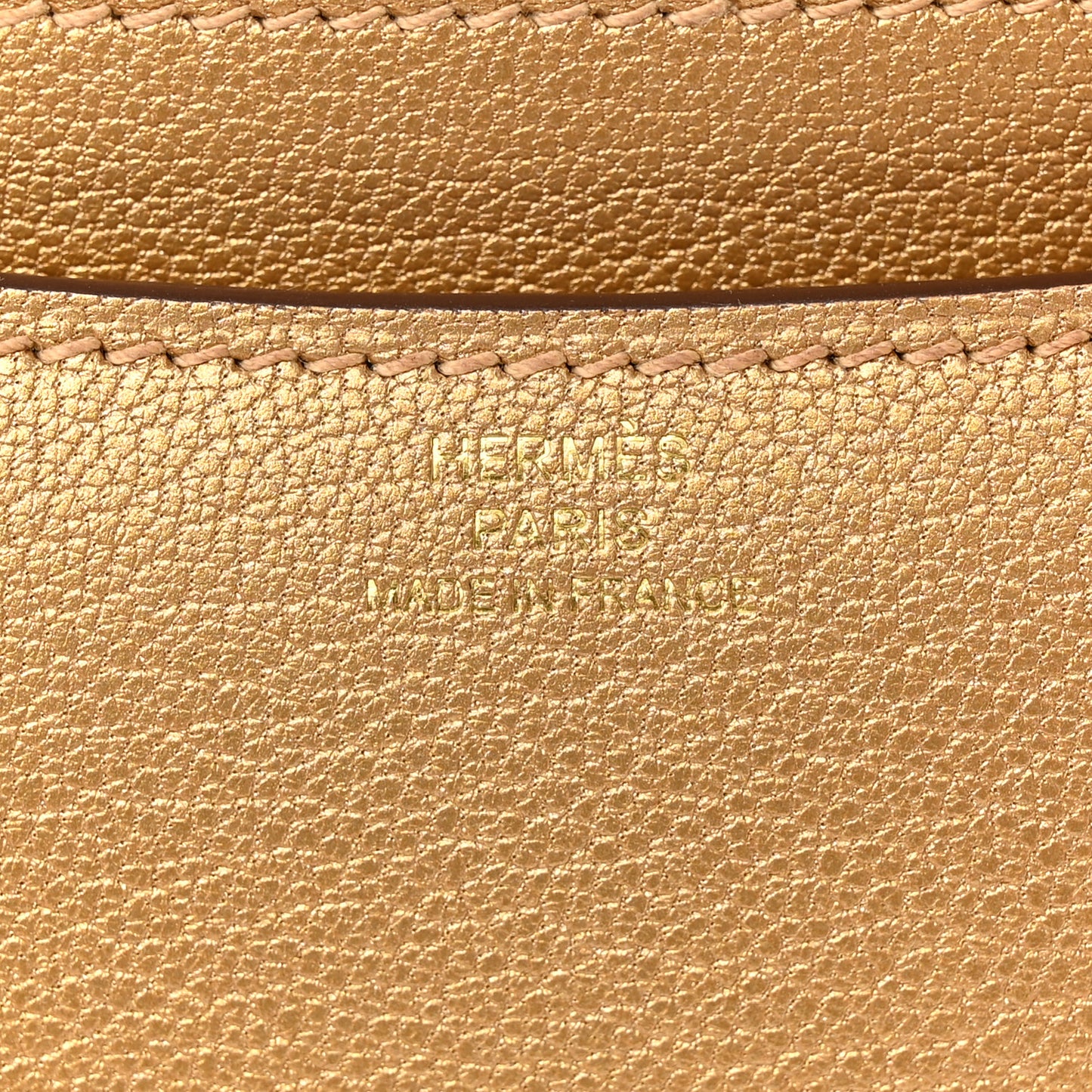 Metallic Chevre Chamkilight Constance 18 Dore