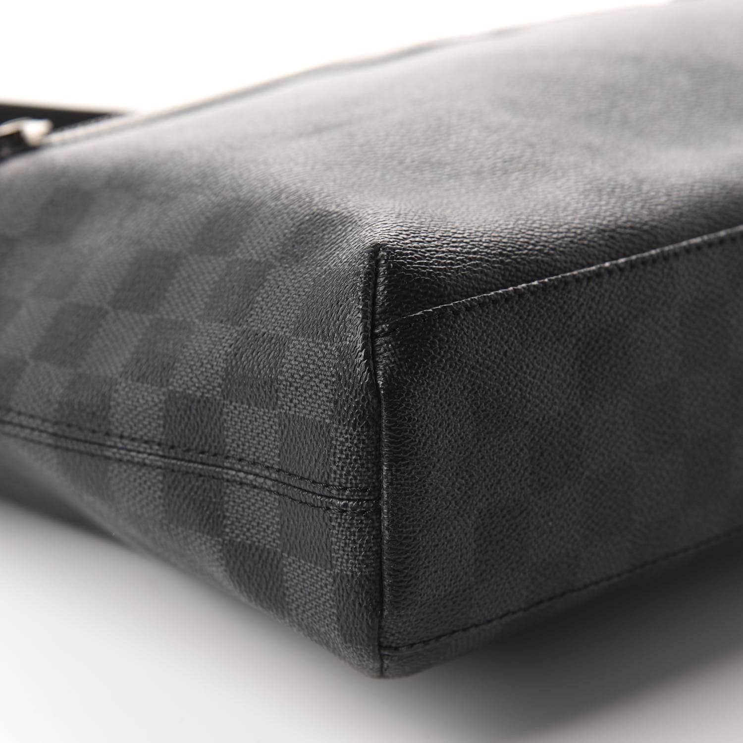 Louis Vuitton Damier Graphite Mick MM 5 of 8