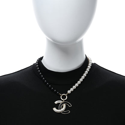 Chanel Pearl Beaded CC Necklace Black White 3 of 5