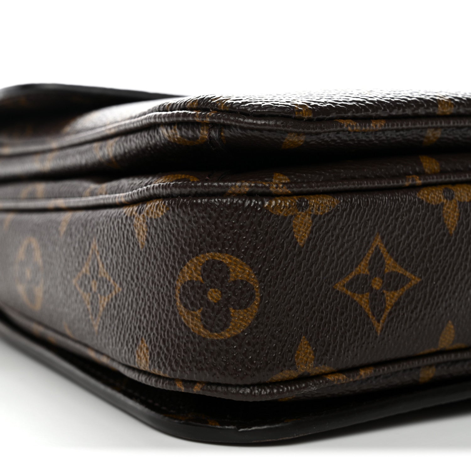Louis Vuitton Monogram Pochette Metis 22 of 43