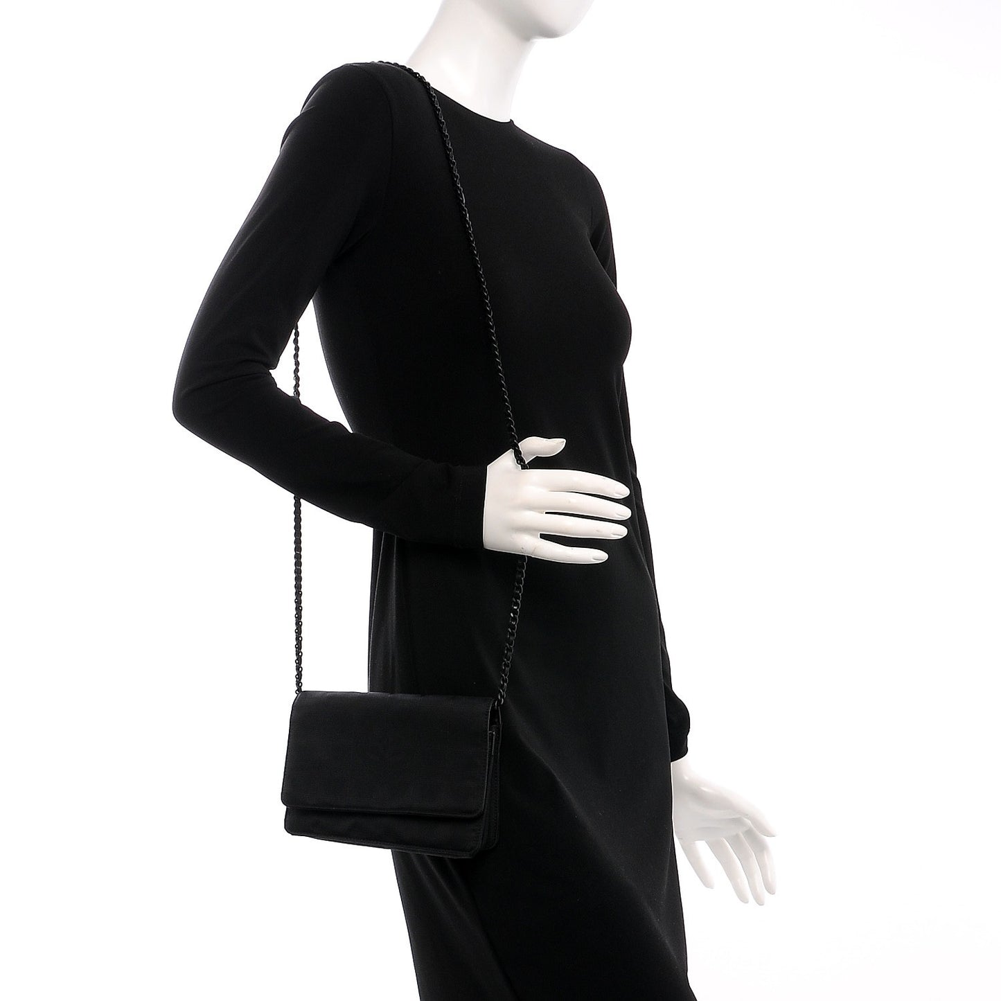 Nylon Travel Wallet On Chain WOC Black
