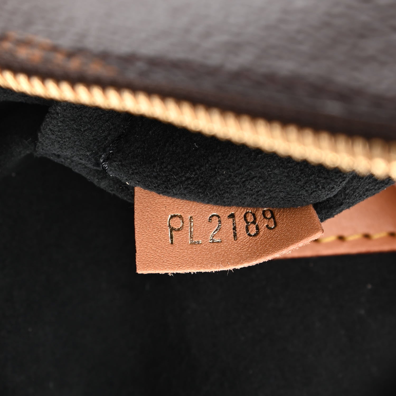 Louis Vuitton Reverse Monogram Giant Boite Chapeau Souple 7 of 9