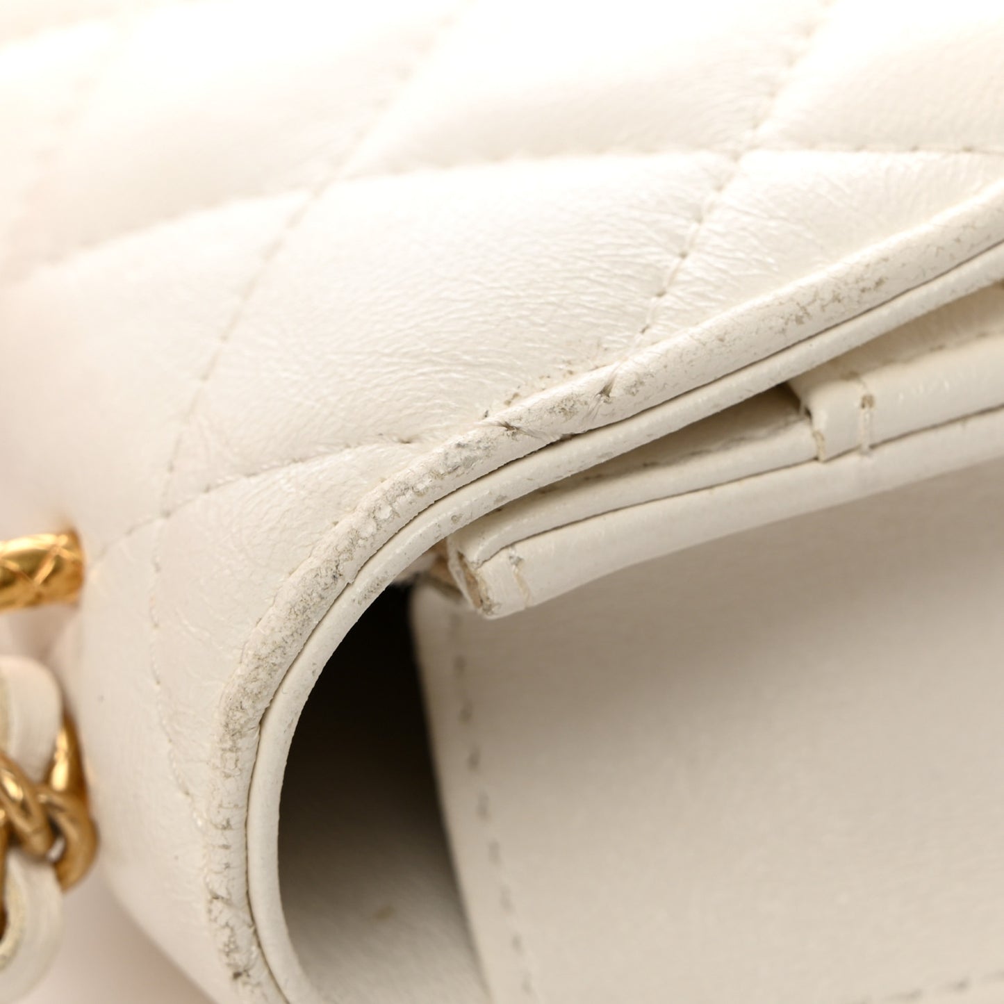 Lambskin Quilted CC Wallet On Chain WOC White