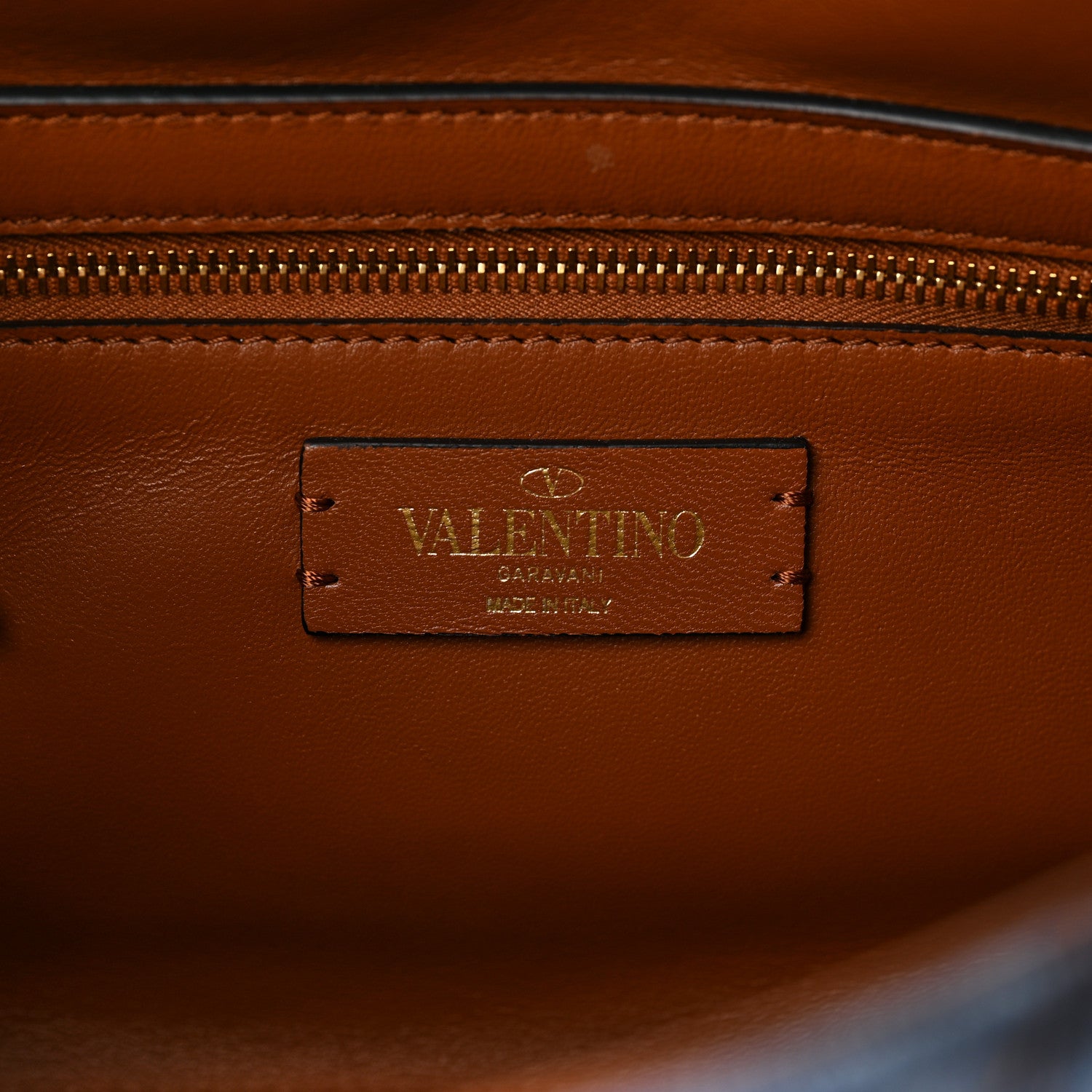 Valentino Garavani Denim Large Roman Stud Shoulder Bag Light Denim Selleria 5 of 8