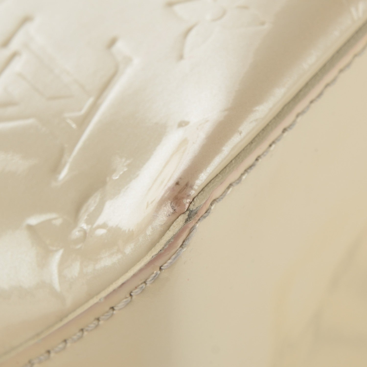 Louis Vuitton Vernis Wilshire MM Blanc Corail 10 of 10