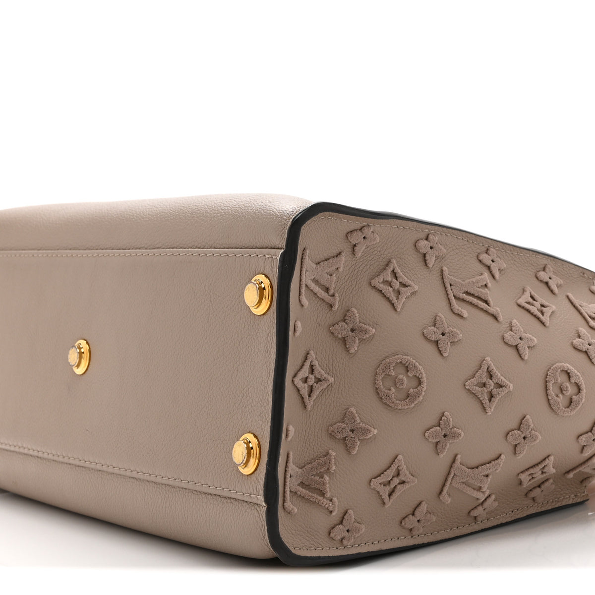 Louis Vuitton Calfskin Monogram Tufting On My Side Galet 9 of 9