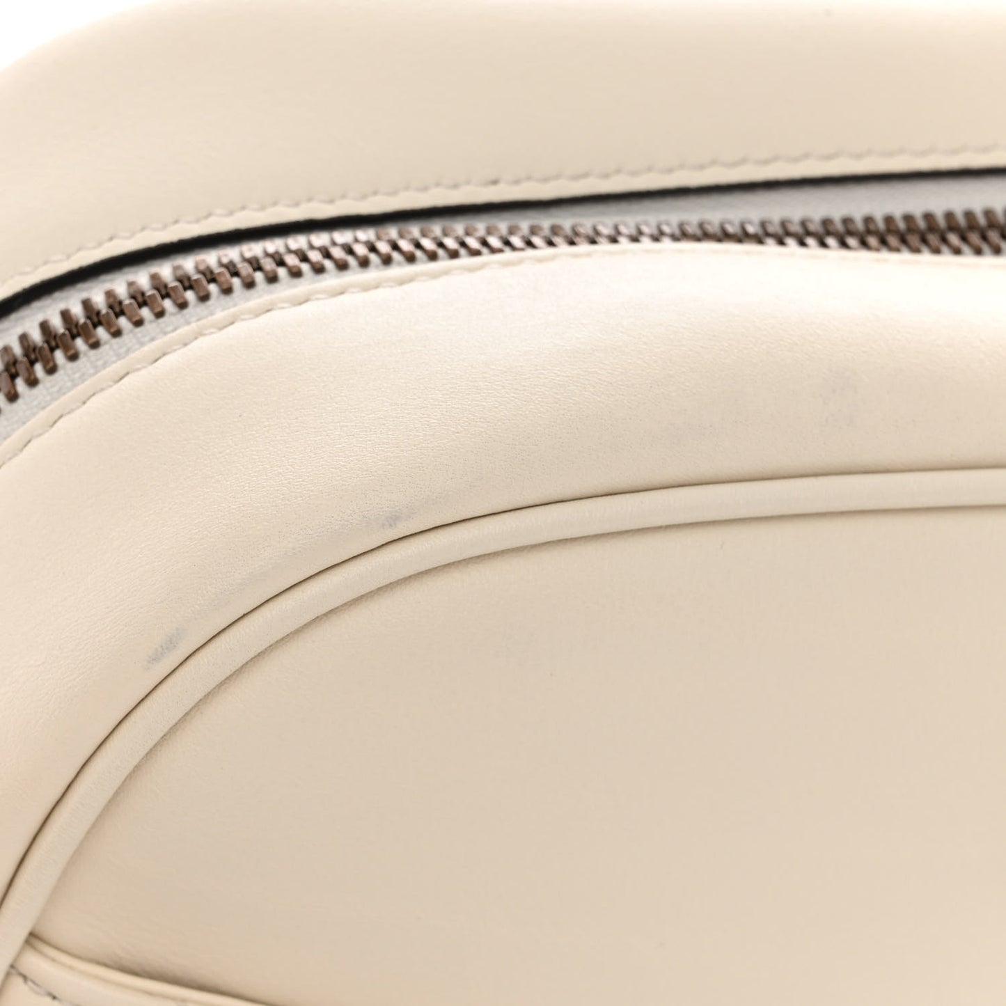 Calfskin Matelasse Medium GG Marmont Chain Shoulder Bag Mystic White