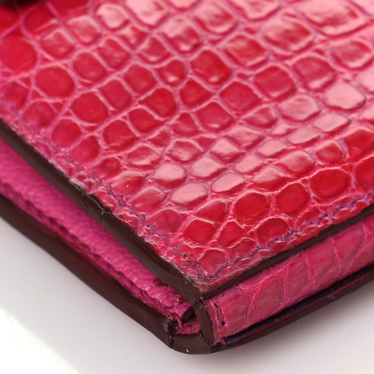 Shiny Alligator Kelly Tri-Fold Longue Wallet
