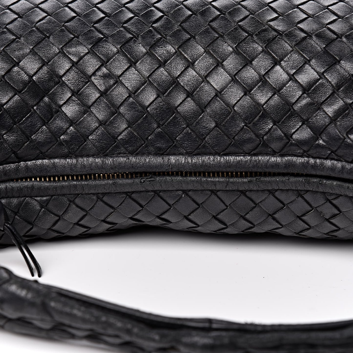 Nappa Intrecciato Medium Veneta Hobo Black
