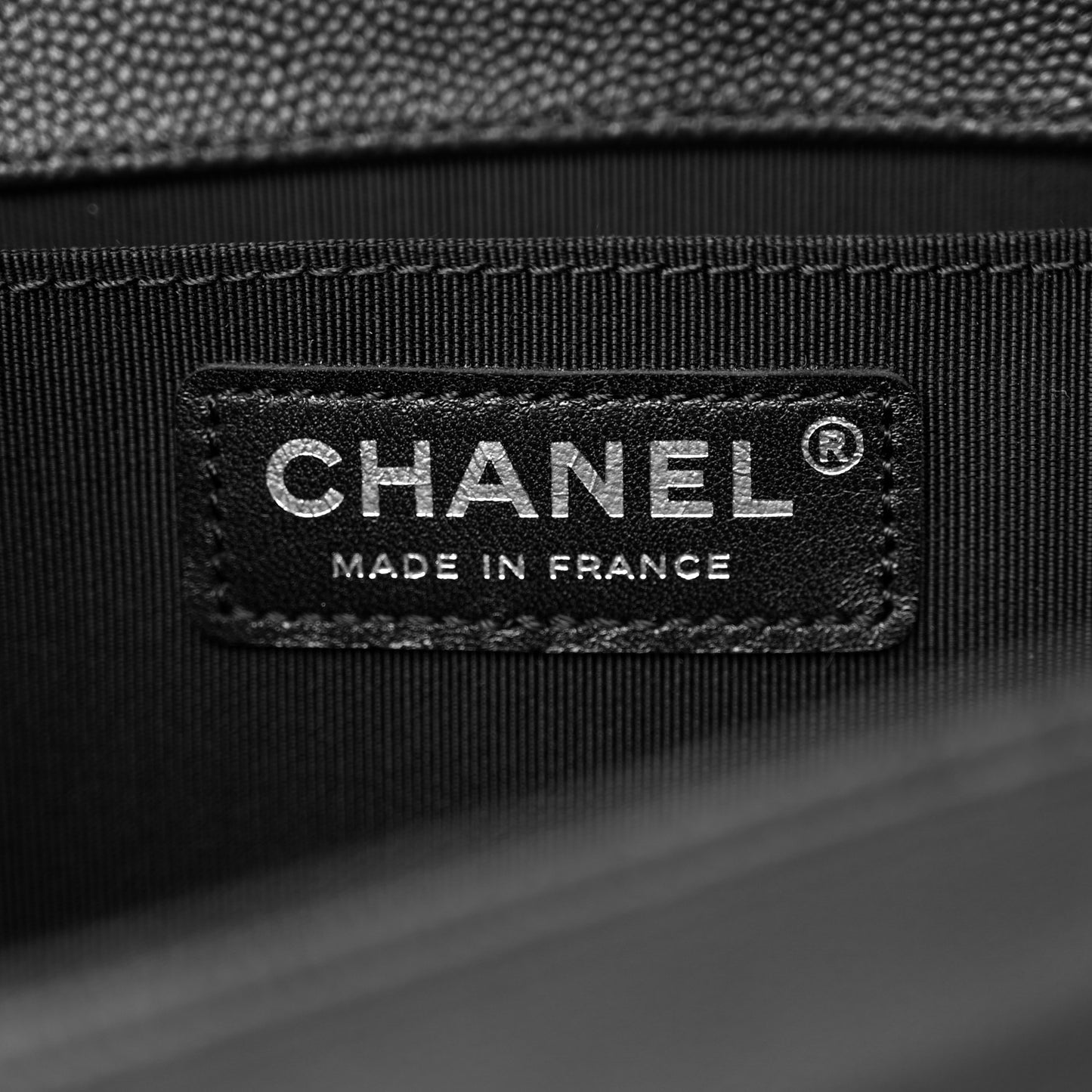 Caviar Quilted Medium Boy Flap So Black