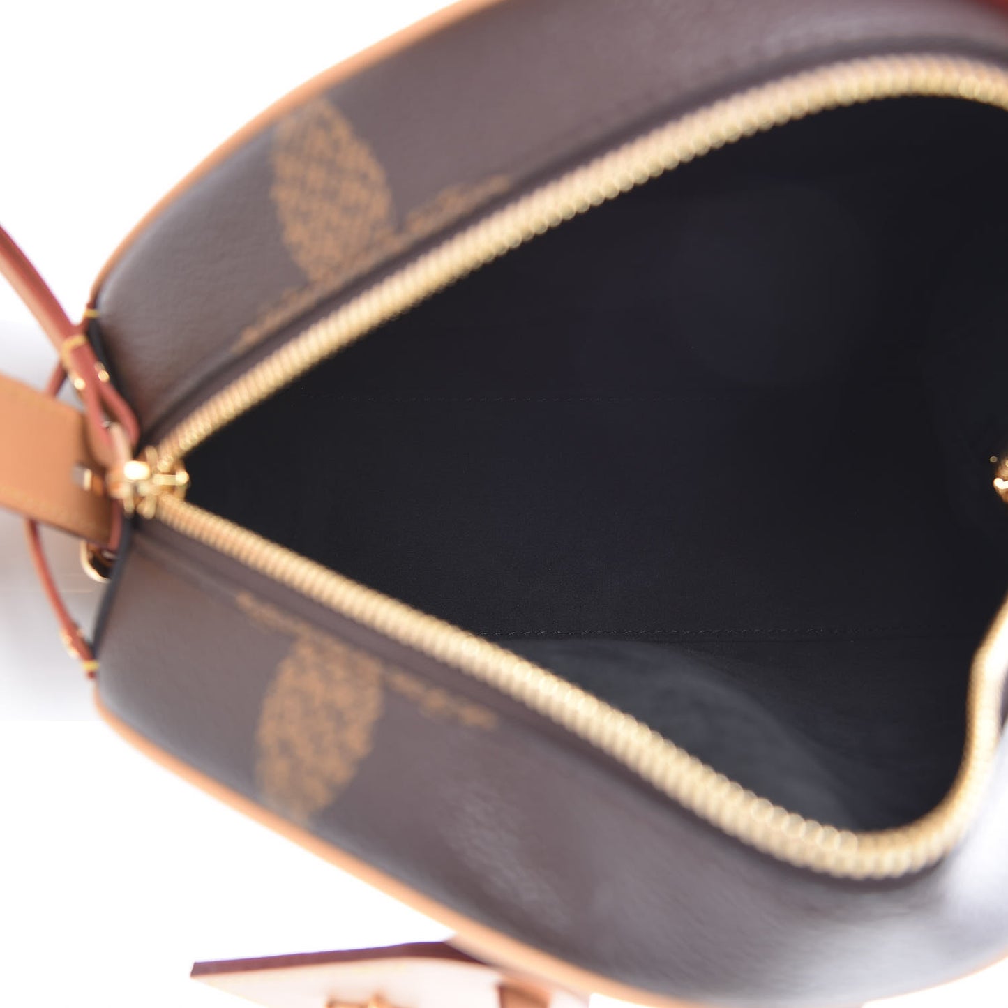 Reverse Monogram Giant Boite Chapeau Souple