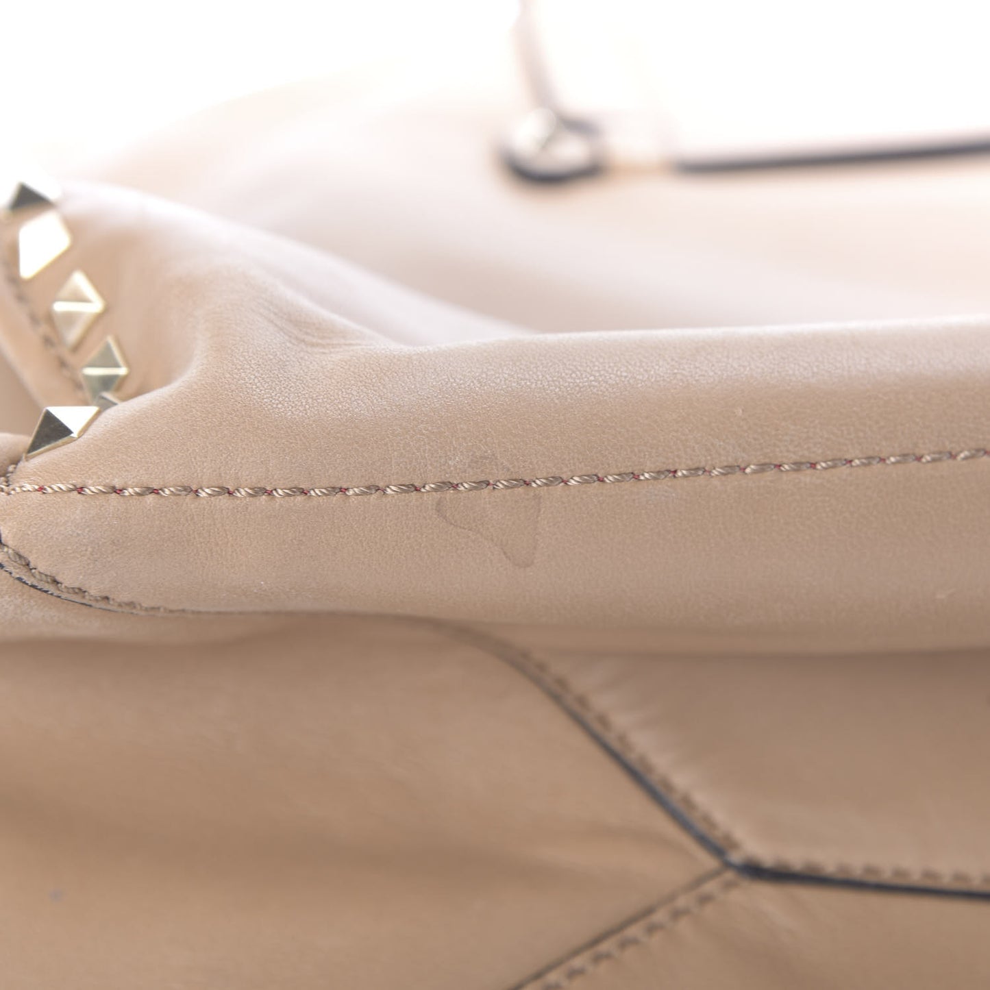 Nappa Medium Rockstud Soft Tote Soft Noisette