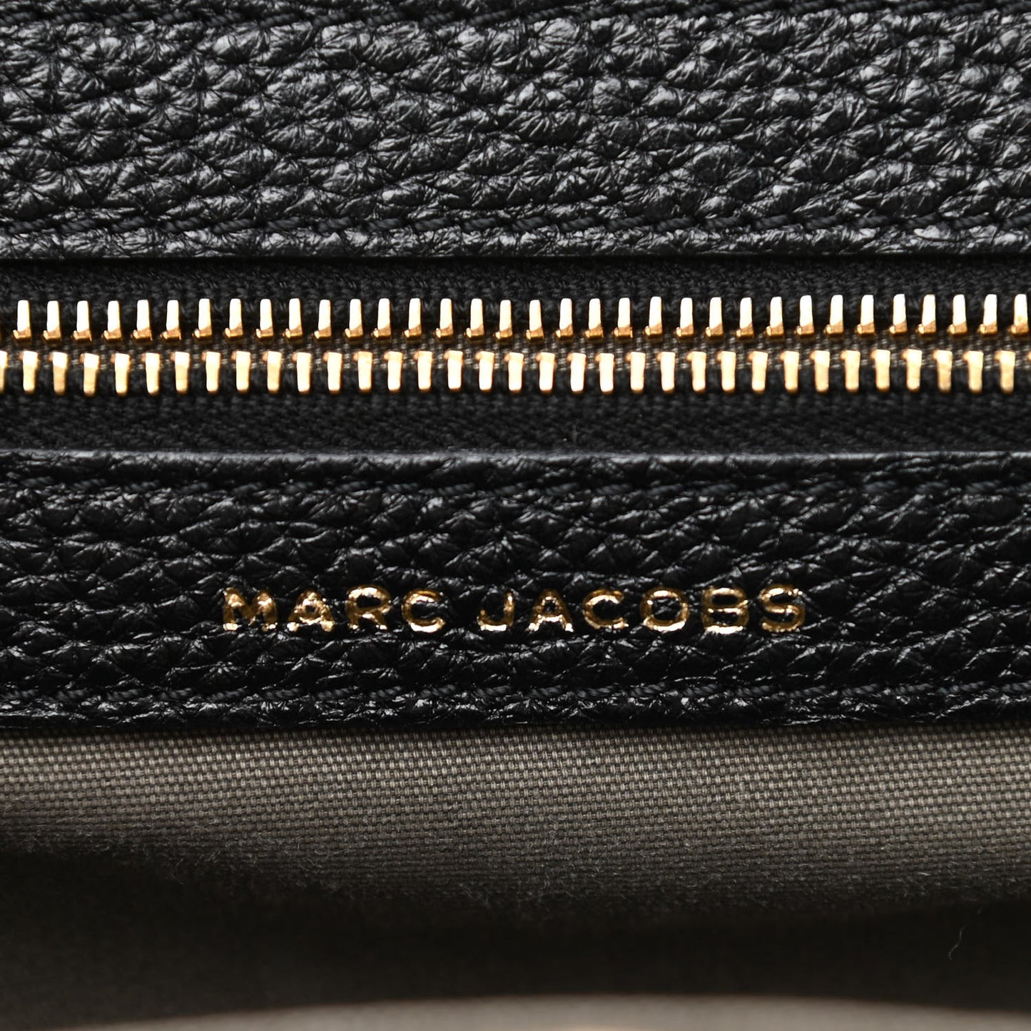 Calfskin Quilted Stam Black