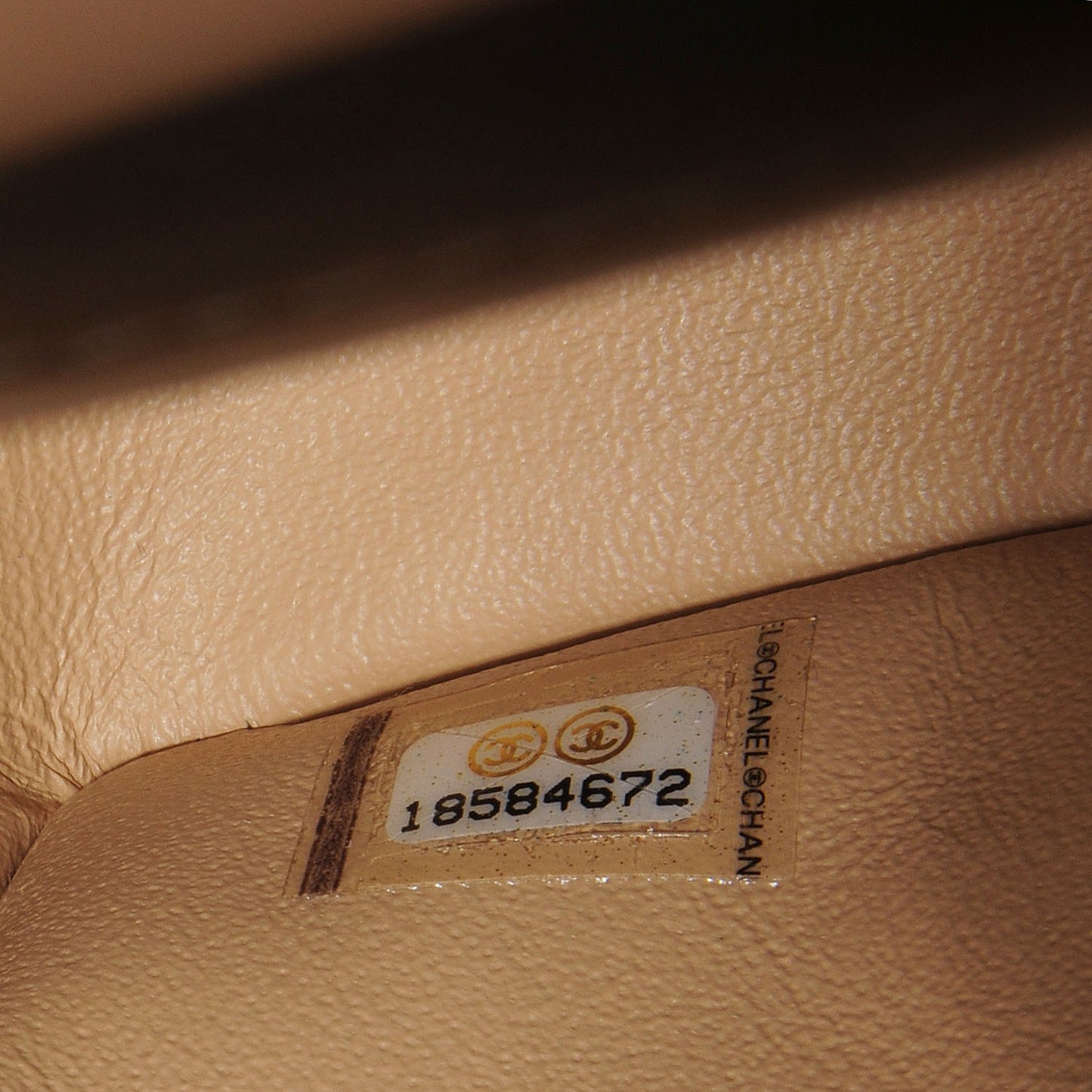 Caviar Quilted Jumbo Double Flap Beige Clair