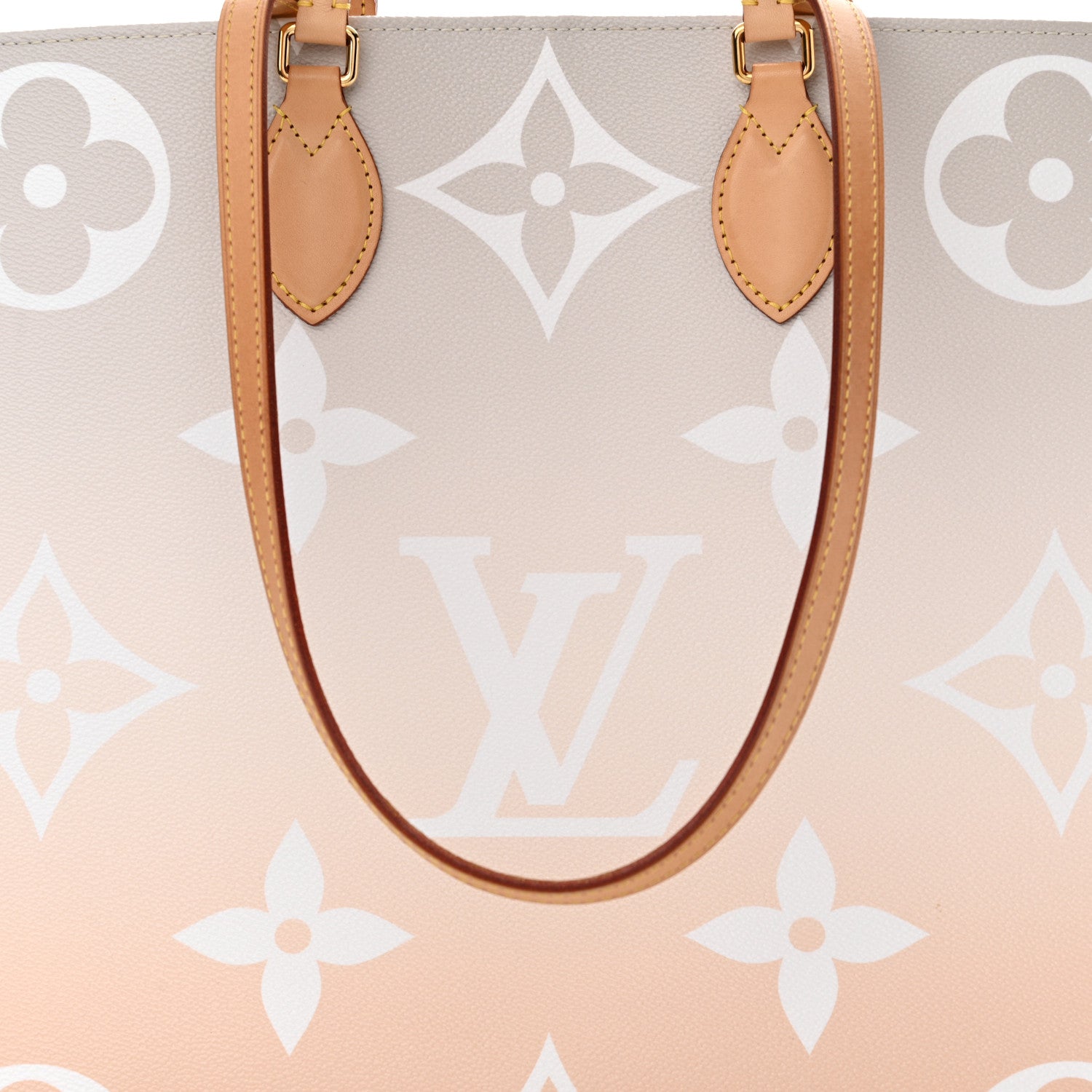 Louis Vuitton Monogram Giant By The Pool OnTheGo GM Brume 7 of 16