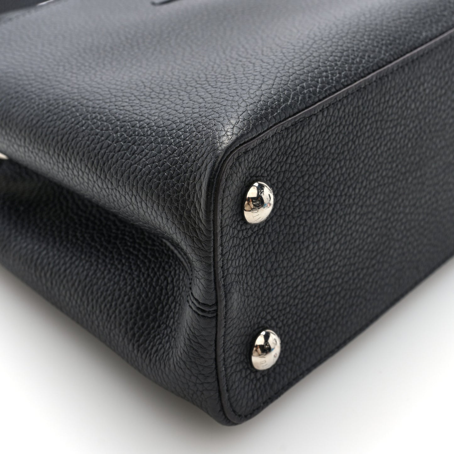 Taurillon Capucines PM Black
