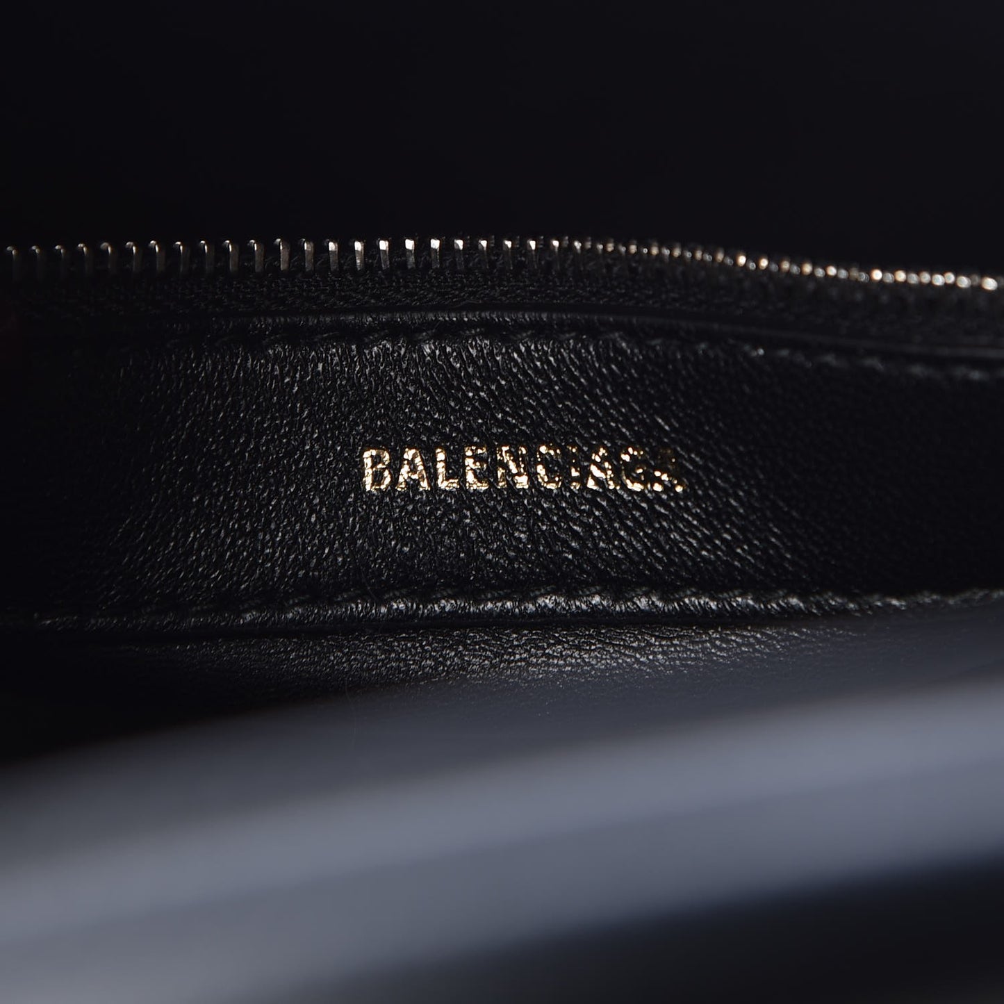 Signature Grained Calfskin Logo S Ville Top Handle Bag Black Rose Shocking