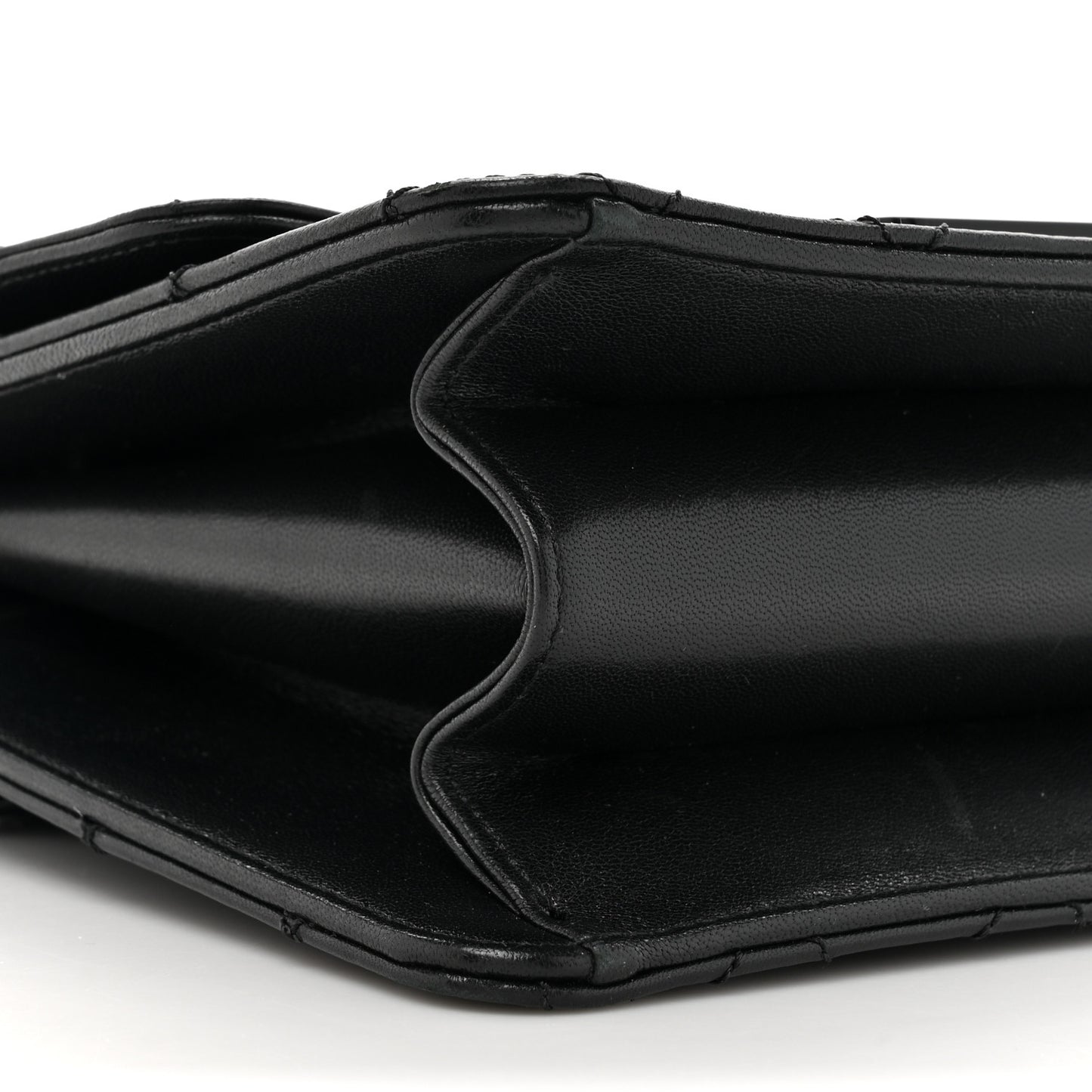 Sheepskin Quilted Beauty Lock Flap Black