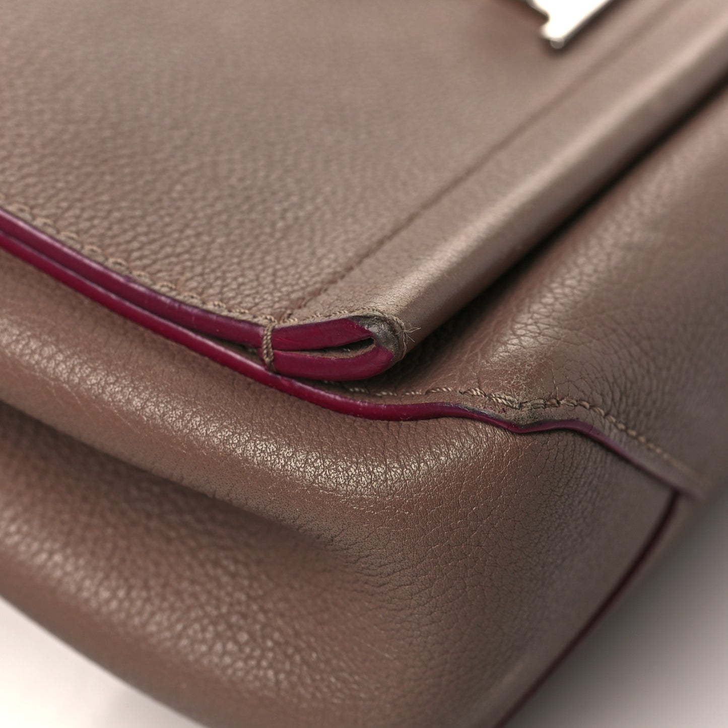 Soft Calfskin Lockme II Chain Bag BB Taupe Glace