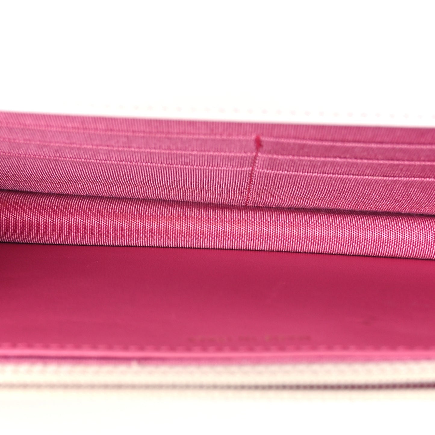 Goatskin Quilted Timeless CC Wallet On Chain WOC White