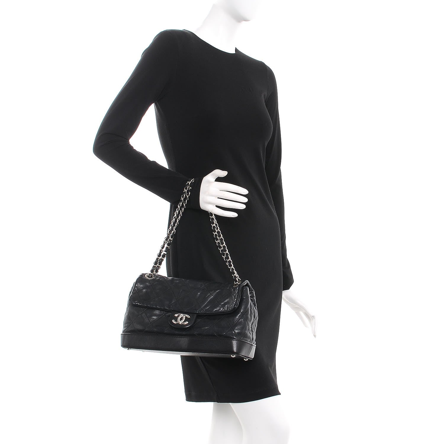Chanel Calfskin Quilted VIP Flap Black 3 of 12