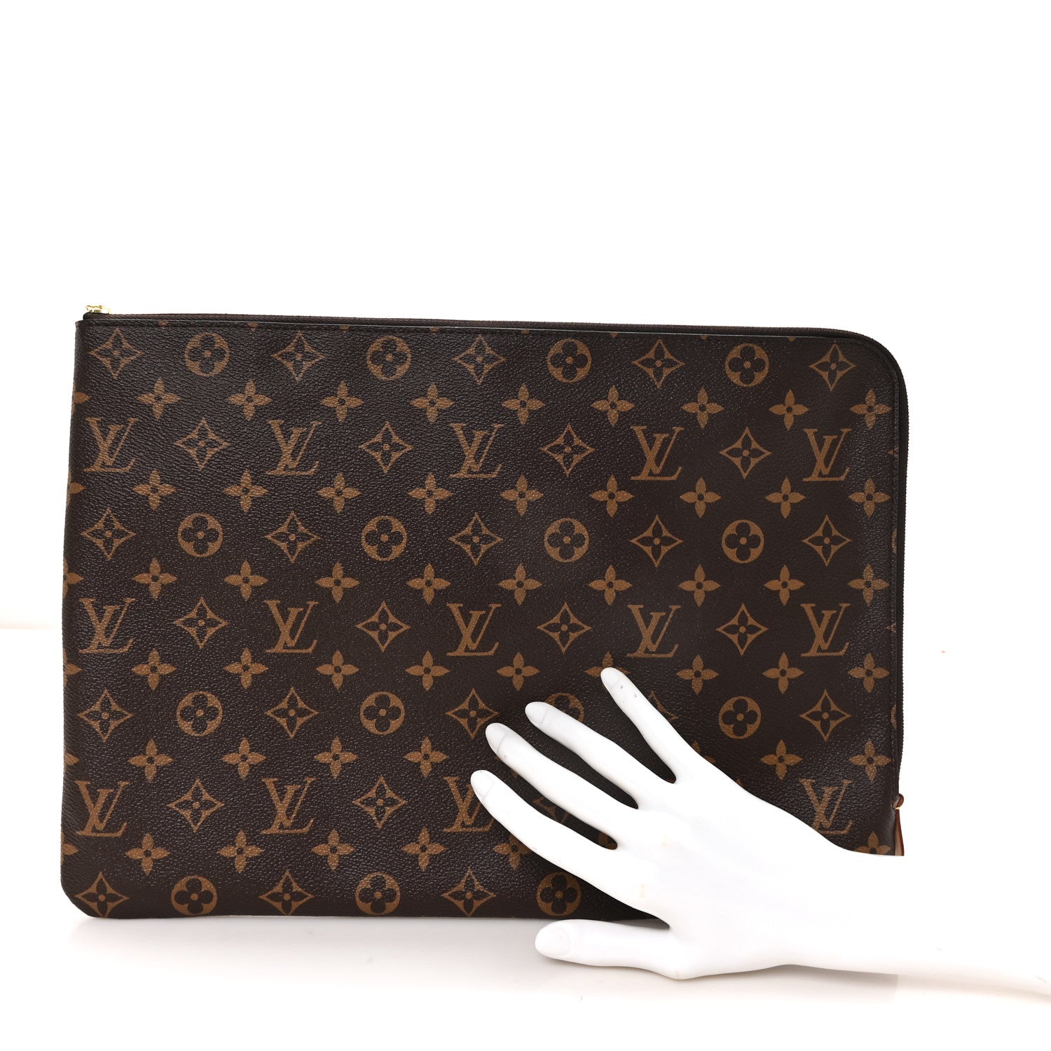 Louis Vuitton Monogram Etui Voyage GM Pouch 2 of 6