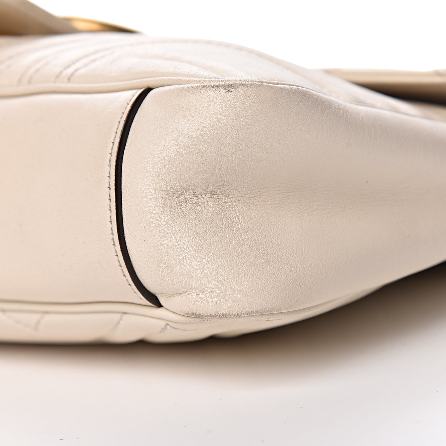 Calfskin Matelasse Medium GG Marmont Shoulder Bag White