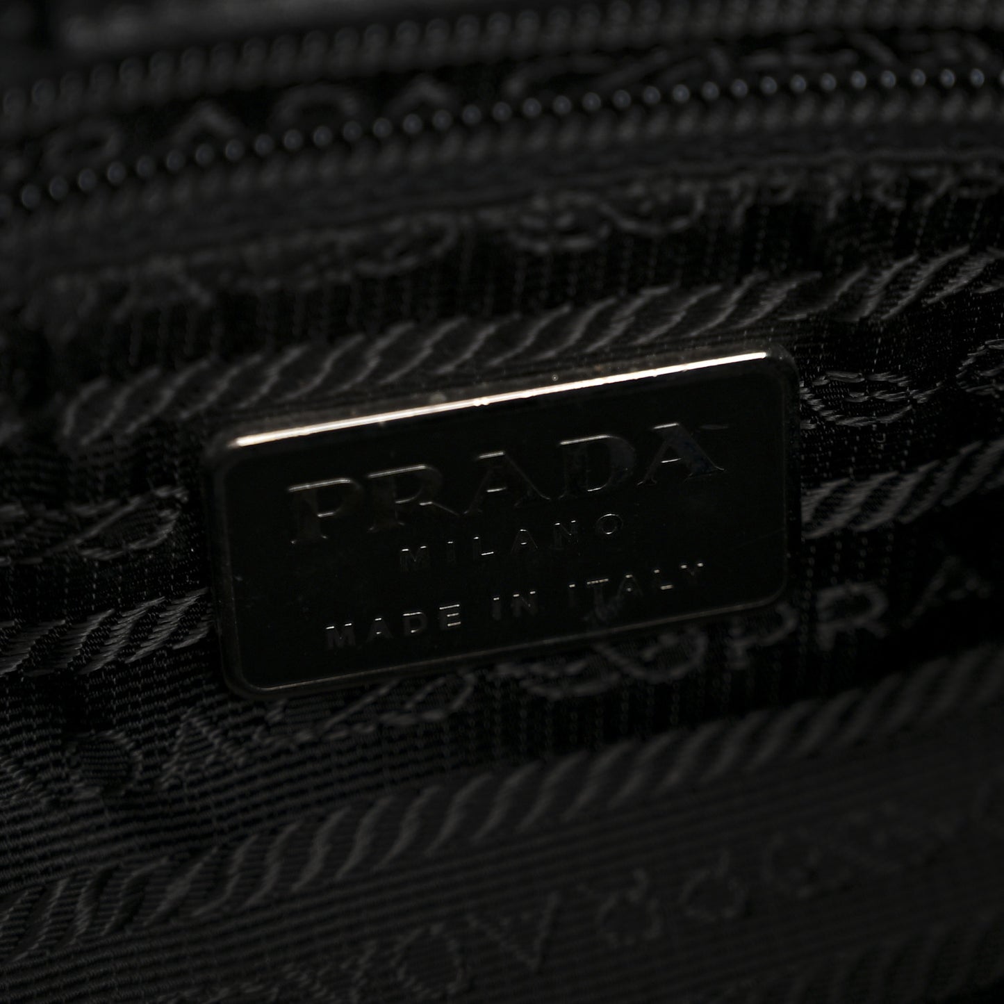 Vitello Trend Shoulder Bag Black
